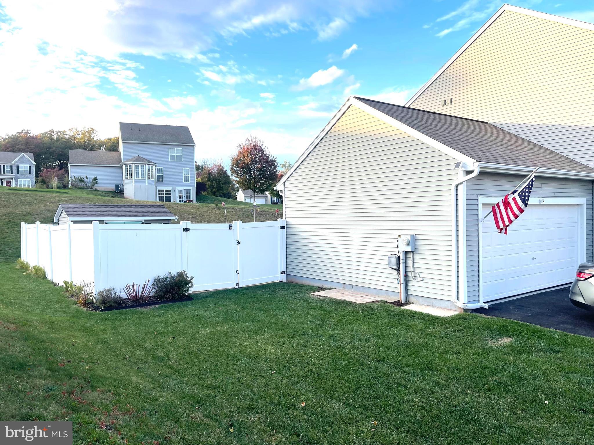 20 CRABAPPLE DRIVE