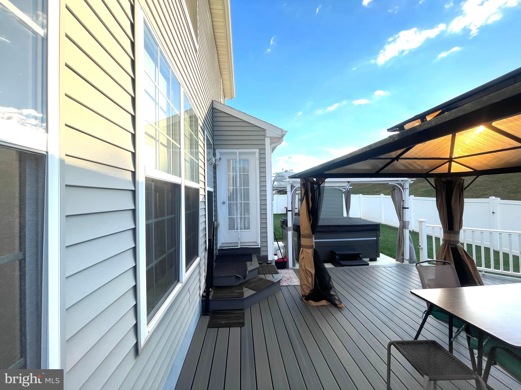 20 CRABAPPLE DRIVE