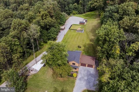 329 SUNNYSIDE ROAD NEWMANSTOWN PA 17073