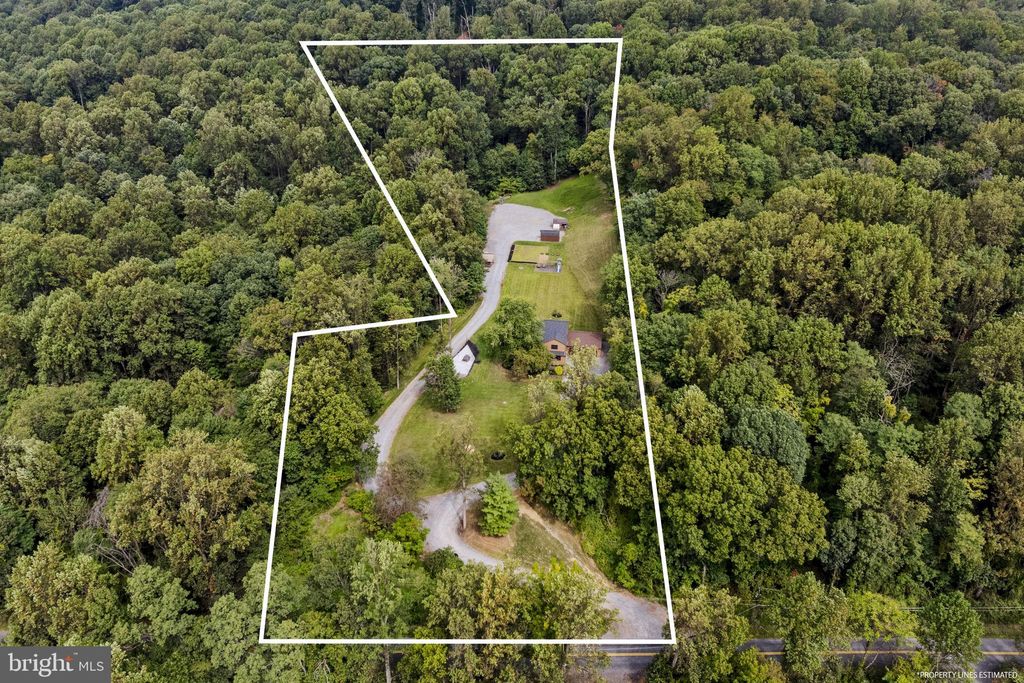 Photo of 329 Sunnyside Road, NEWMANSTOWN, PA 17073 (MLS # PALN2023380)