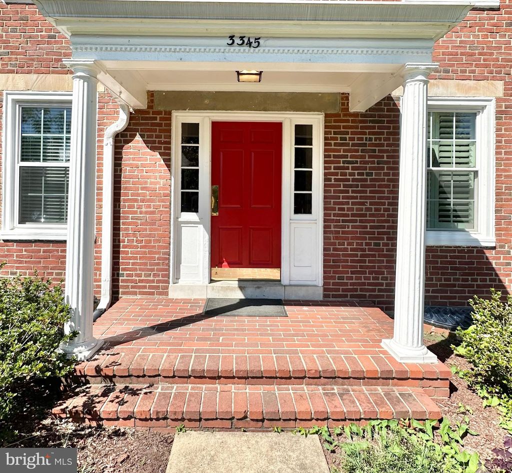 Photo of 3345 S Stafford Street #B1, ARLINGTON, VA 22206 (MLS # VAAR2063524)