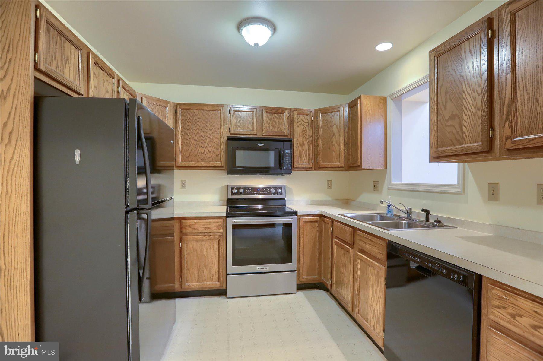 SOUTHFIELD CROSSING - Residential