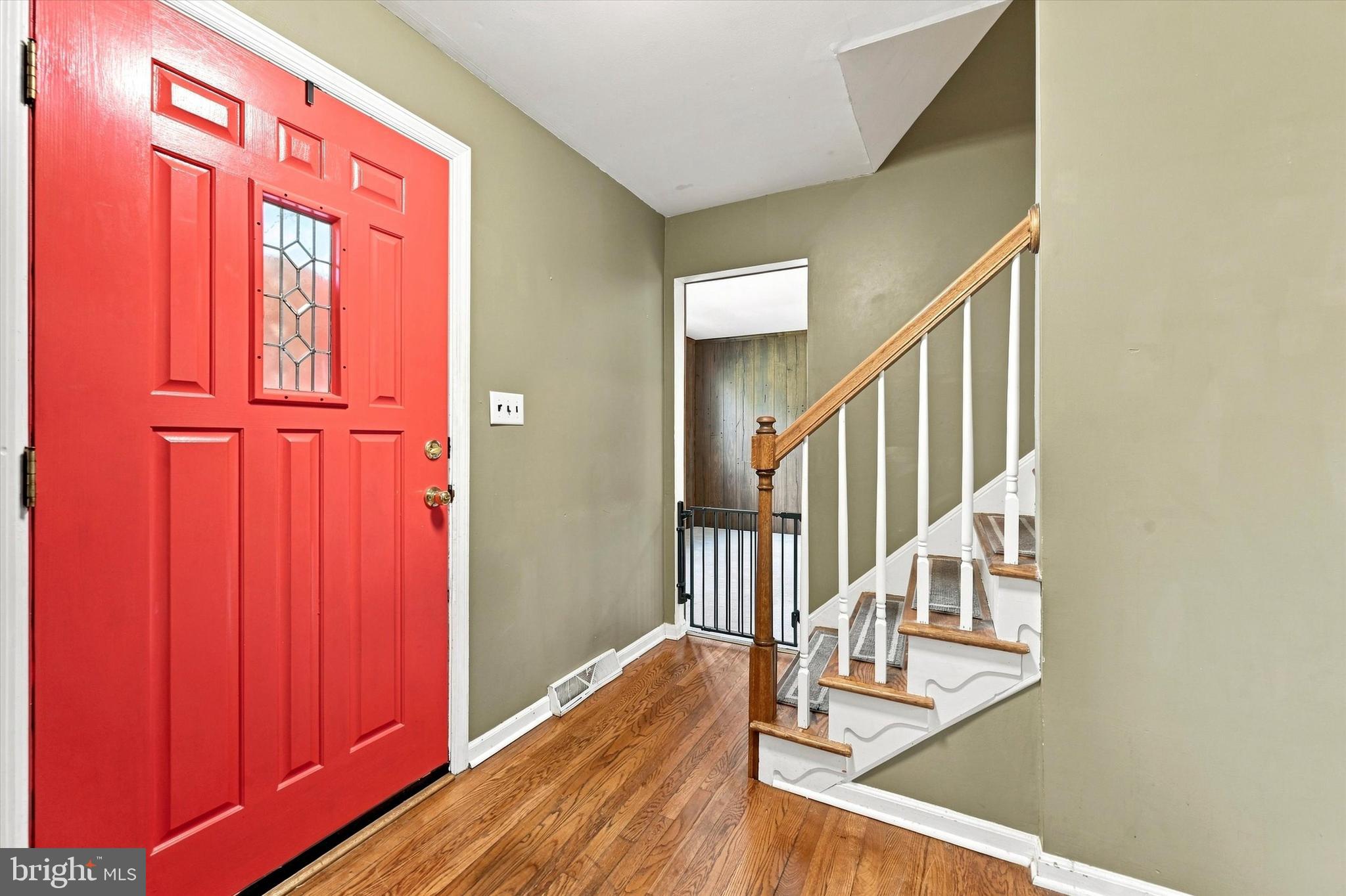 7 CAULINE COURT