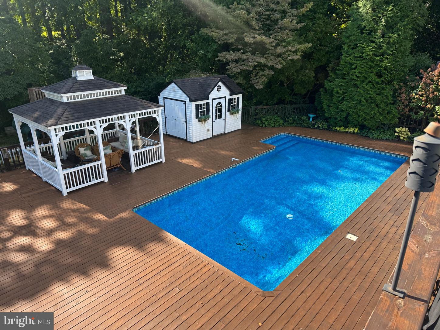 7 CAULINE COURT