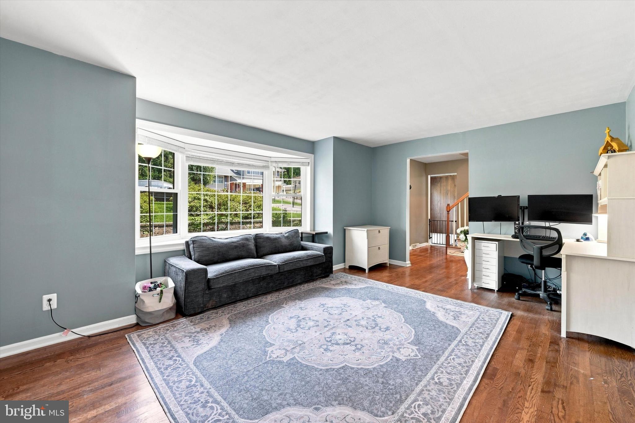 7 CAULINE COURT