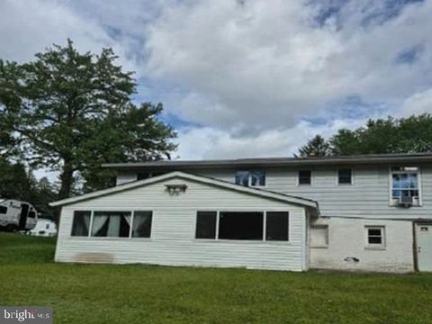 Homes For Sale - 1403 Prospect Street<br/> Monroe County, TOBYHANNA, PA 18466