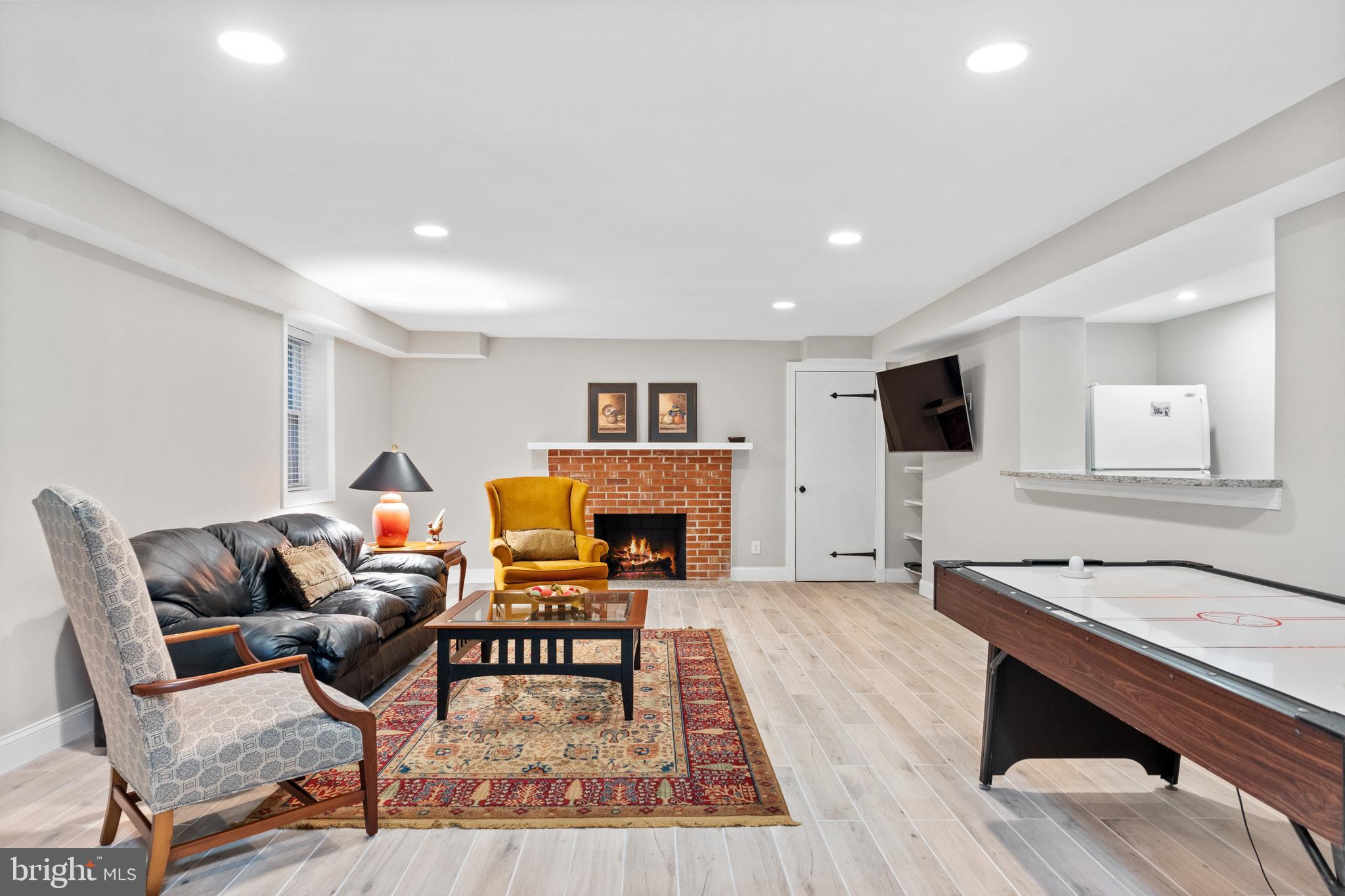 BURNT MILLS HILLS - Residential