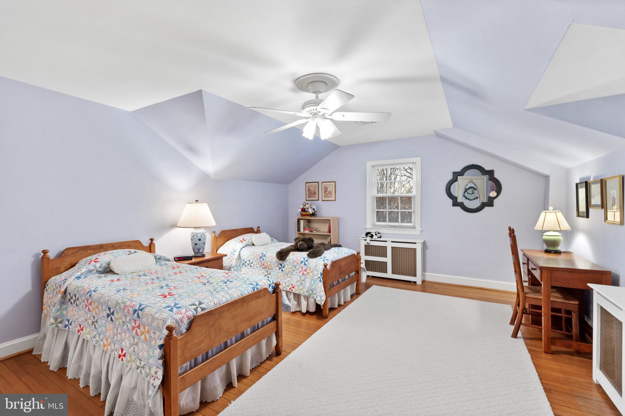 BURNT MILLS HILLS - Residential