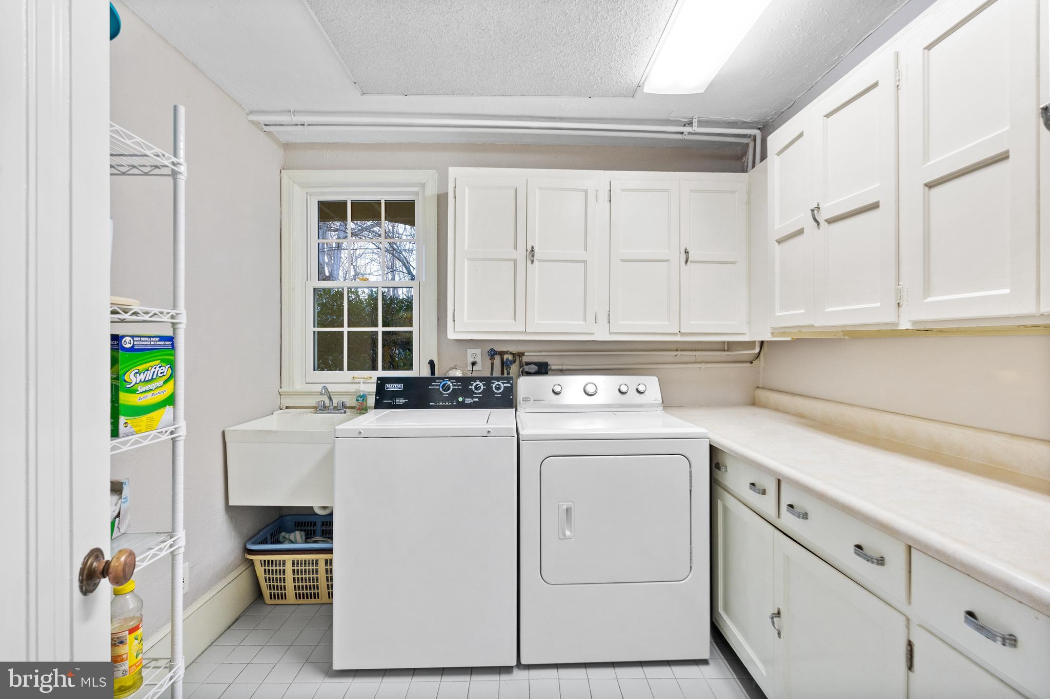 BURNT MILLS HILLS - Residential