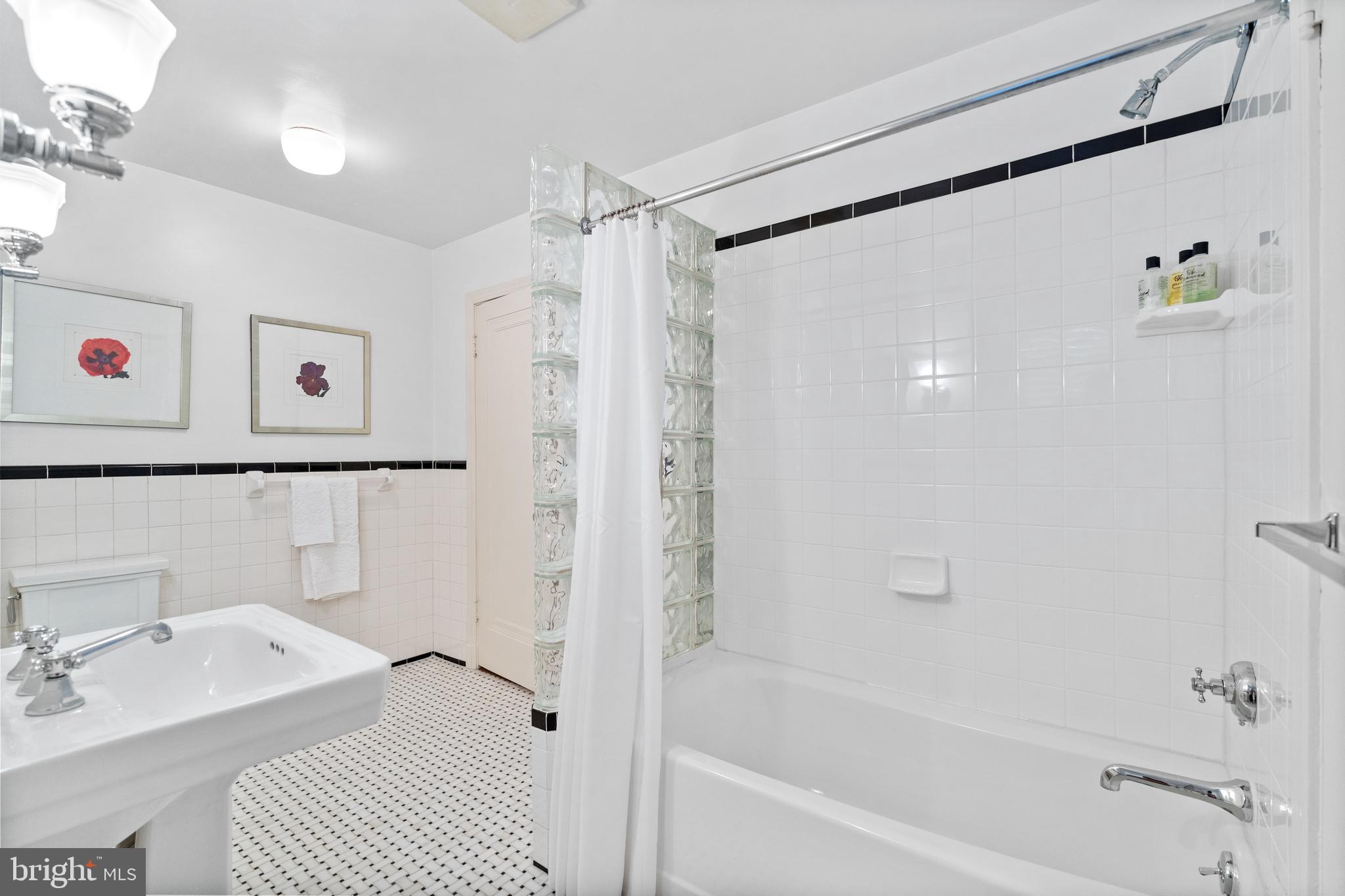 BURNT MILLS HILLS - Residential