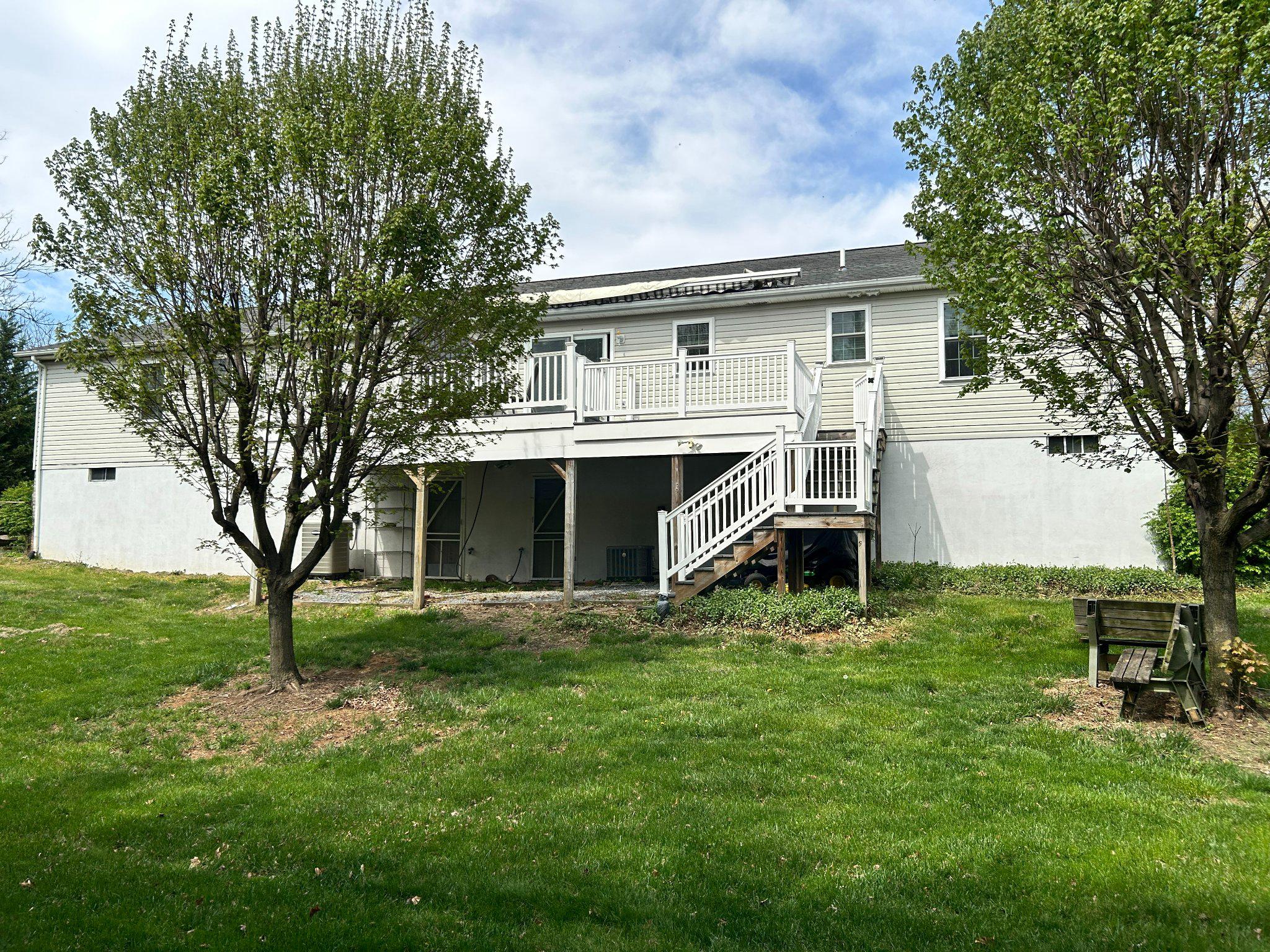 11607 and 11609 MEADOWLARK AVENUE