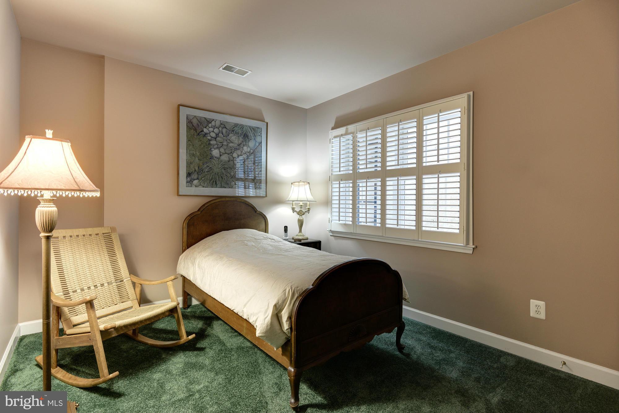 MCLEAN VILLAGE - Residential