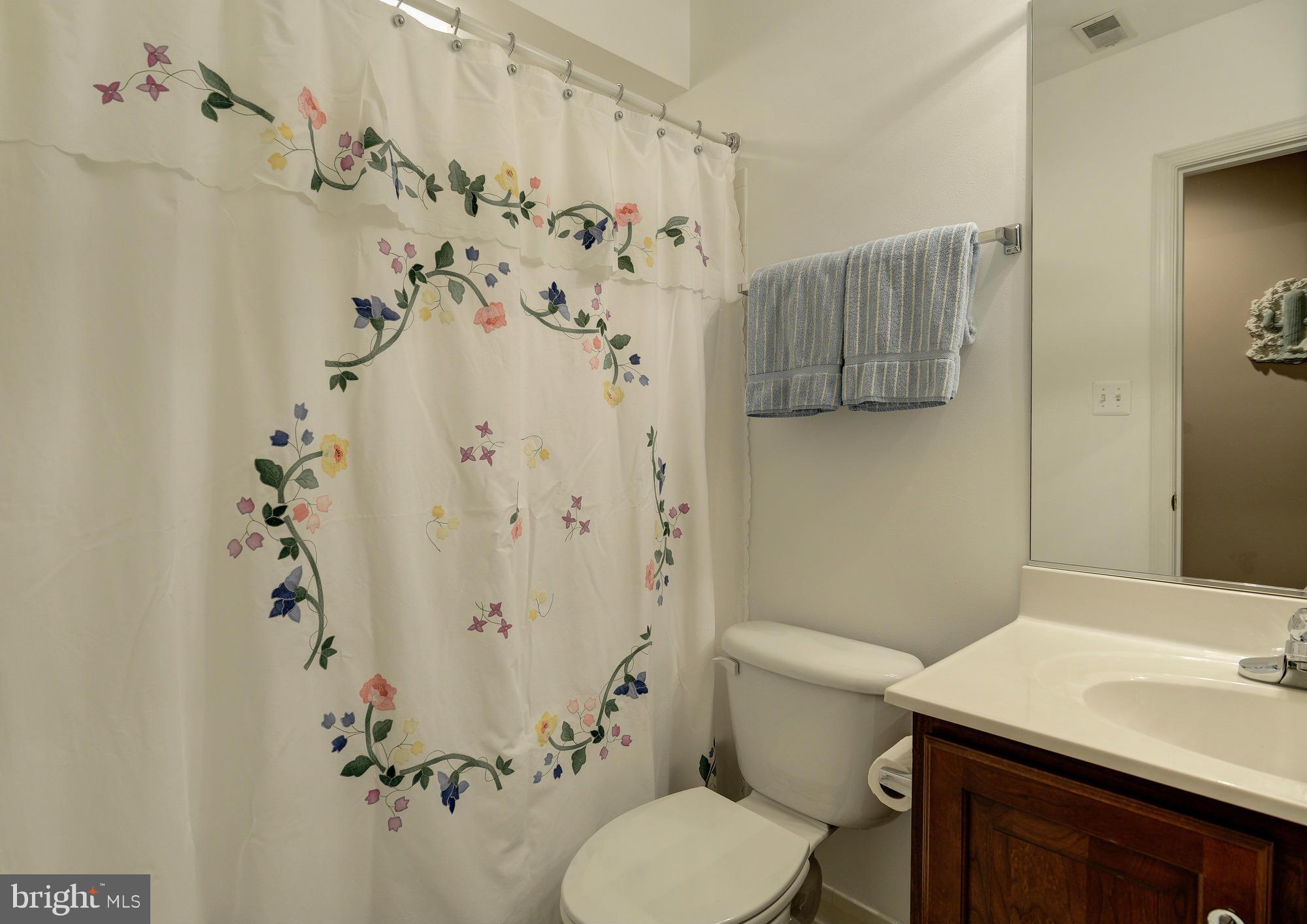 MCLEAN VILLAGE - Residential