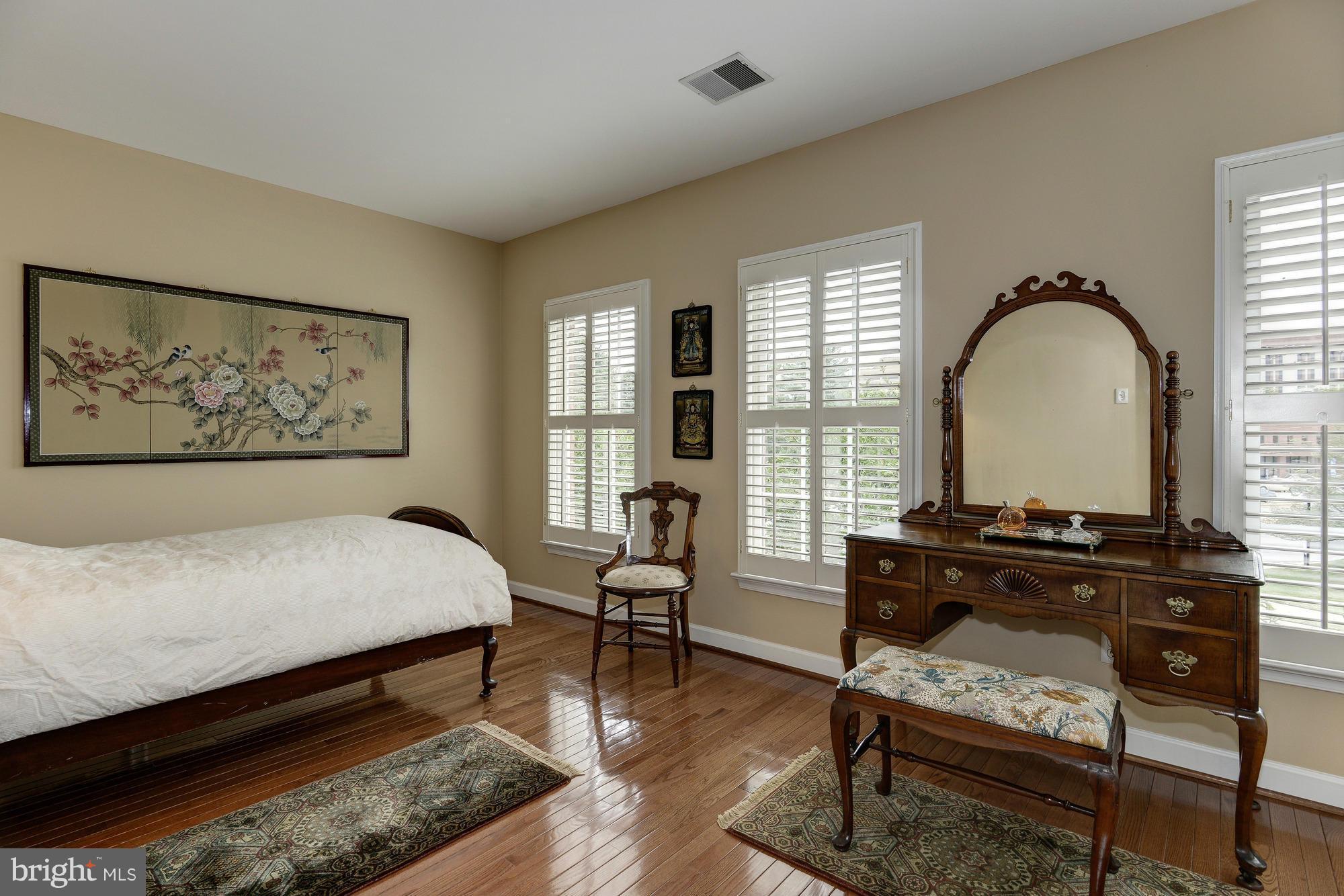 MCLEAN VILLAGE - Residential