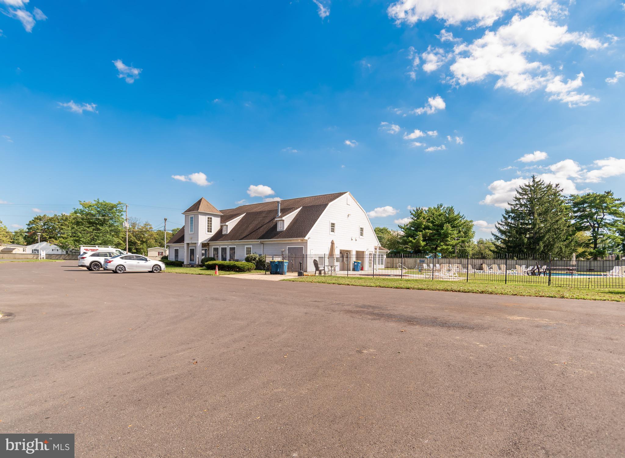 PENNWOOD CROSSING - Residential