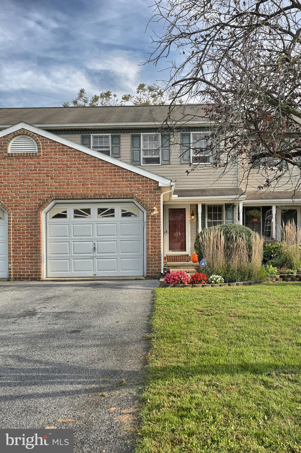 Back on the Market!! Come check out this beautiful townhouse in Jonestown!! Come check out this 3 bedroom beauty with finished basement, nice deck and fenced in yard.