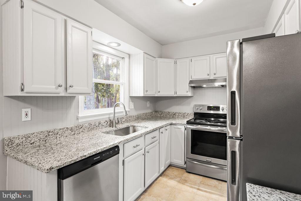 LAKE WILDERNESS - Residential