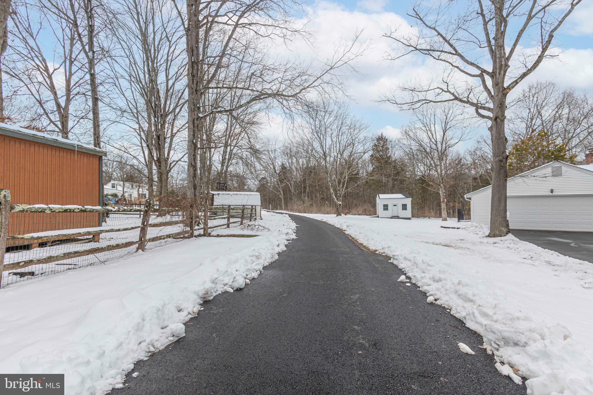 PLEASANT MDWS - Residential