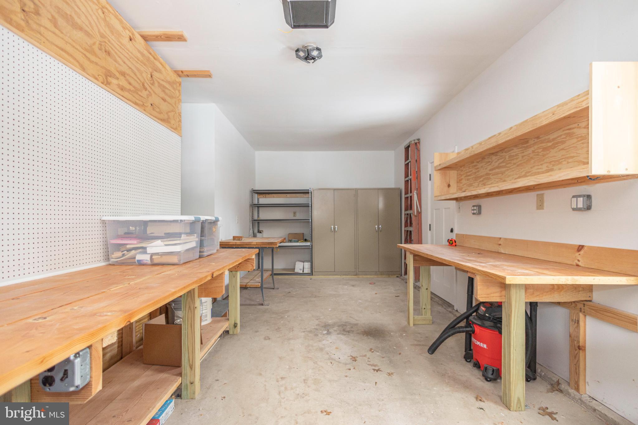 PLEASANT MDWS - Residential