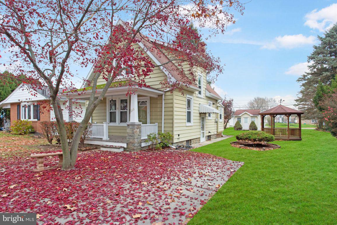 1215 E WALNUT STREET