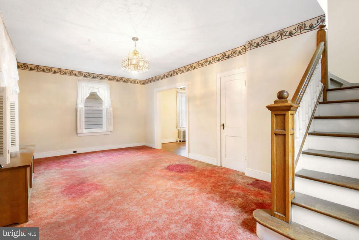 1215 E WALNUT STREET