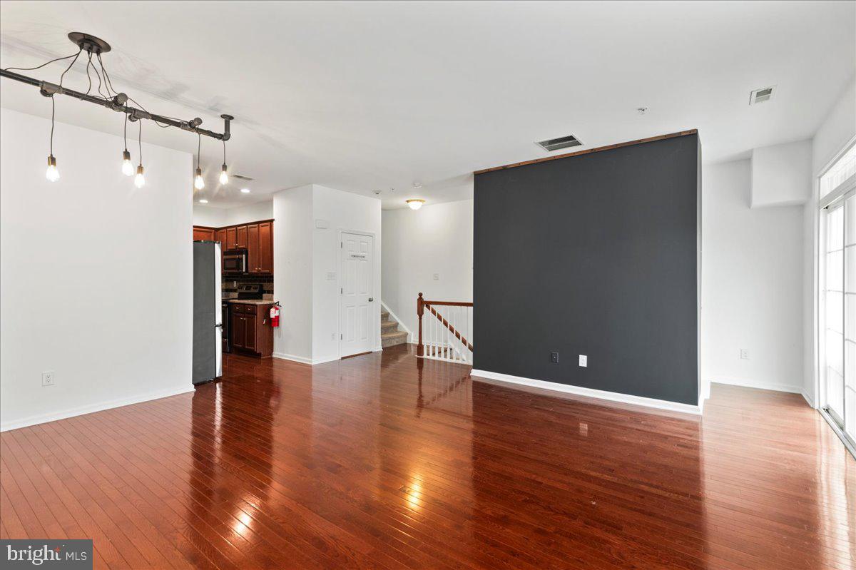 1205 GREEN STREET 106