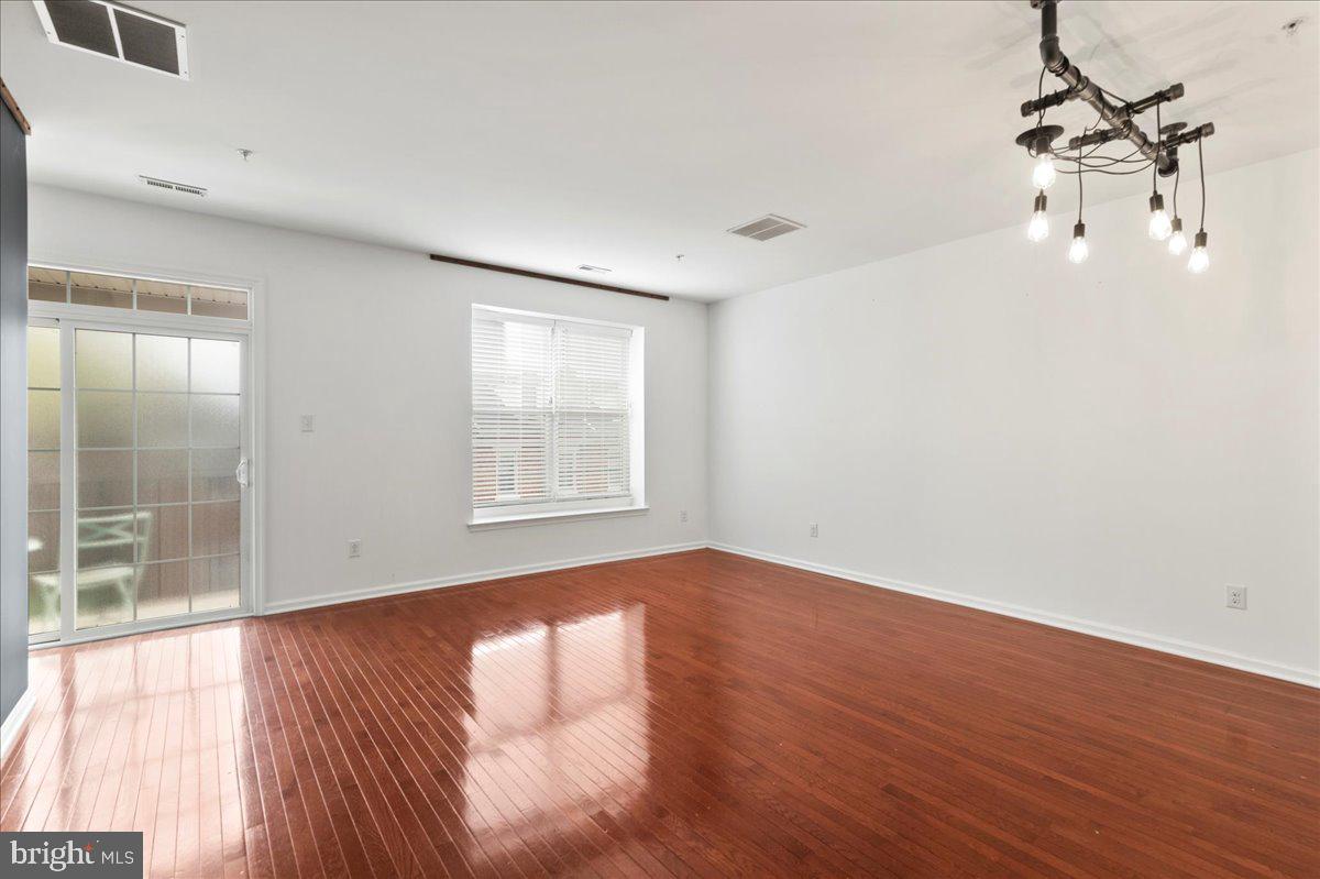 1205 GREEN STREET 106