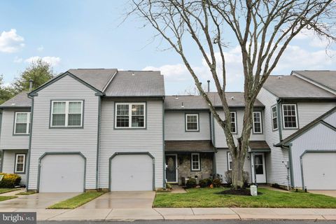 420 JAMESTOWN COURT MOUNT LAUREL NJ 08054