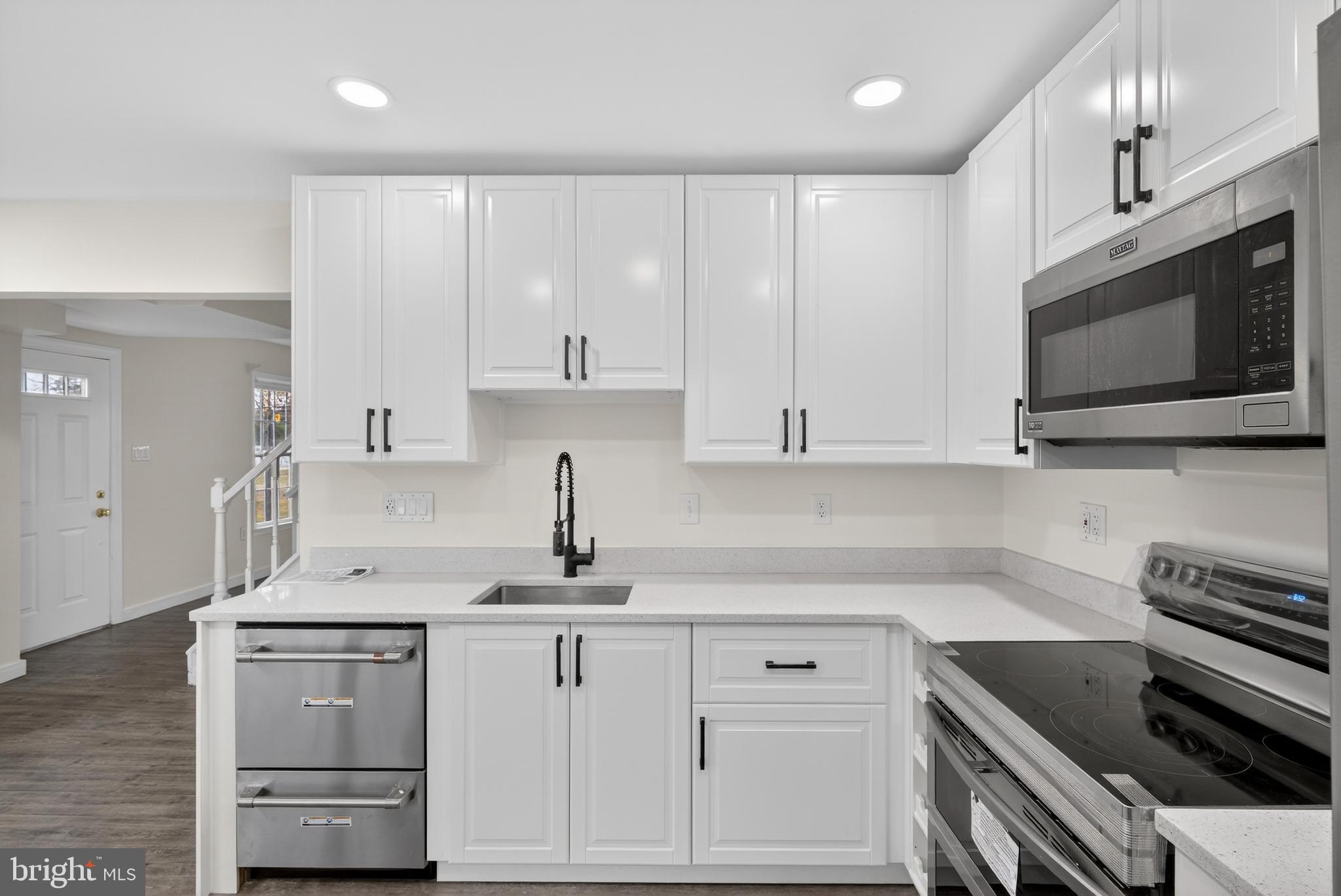 SPRINGFIELD SQUARE - Residential