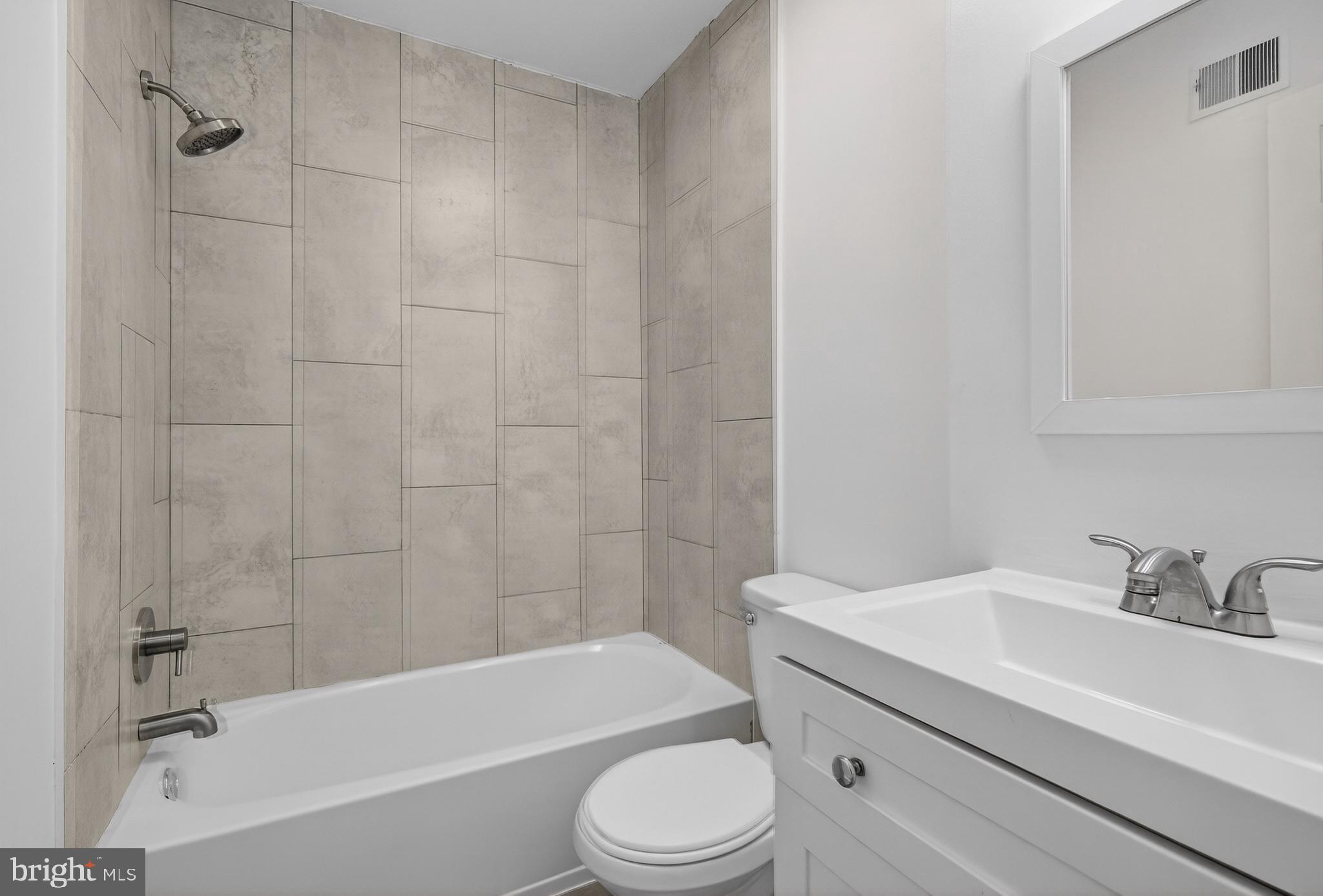 SPRINGFIELD SQUARE - Residential