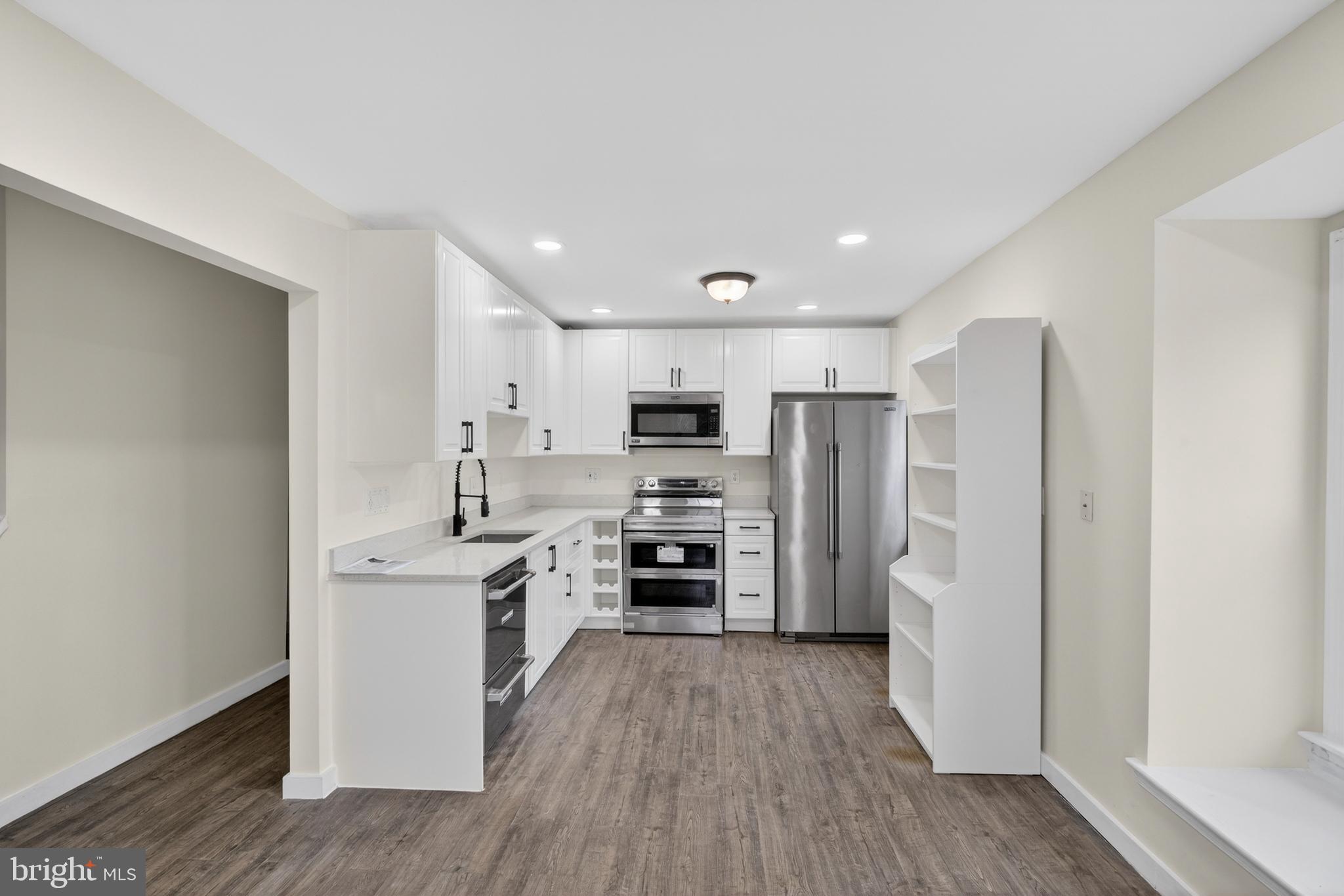 SPRINGFIELD SQUARE - Residential