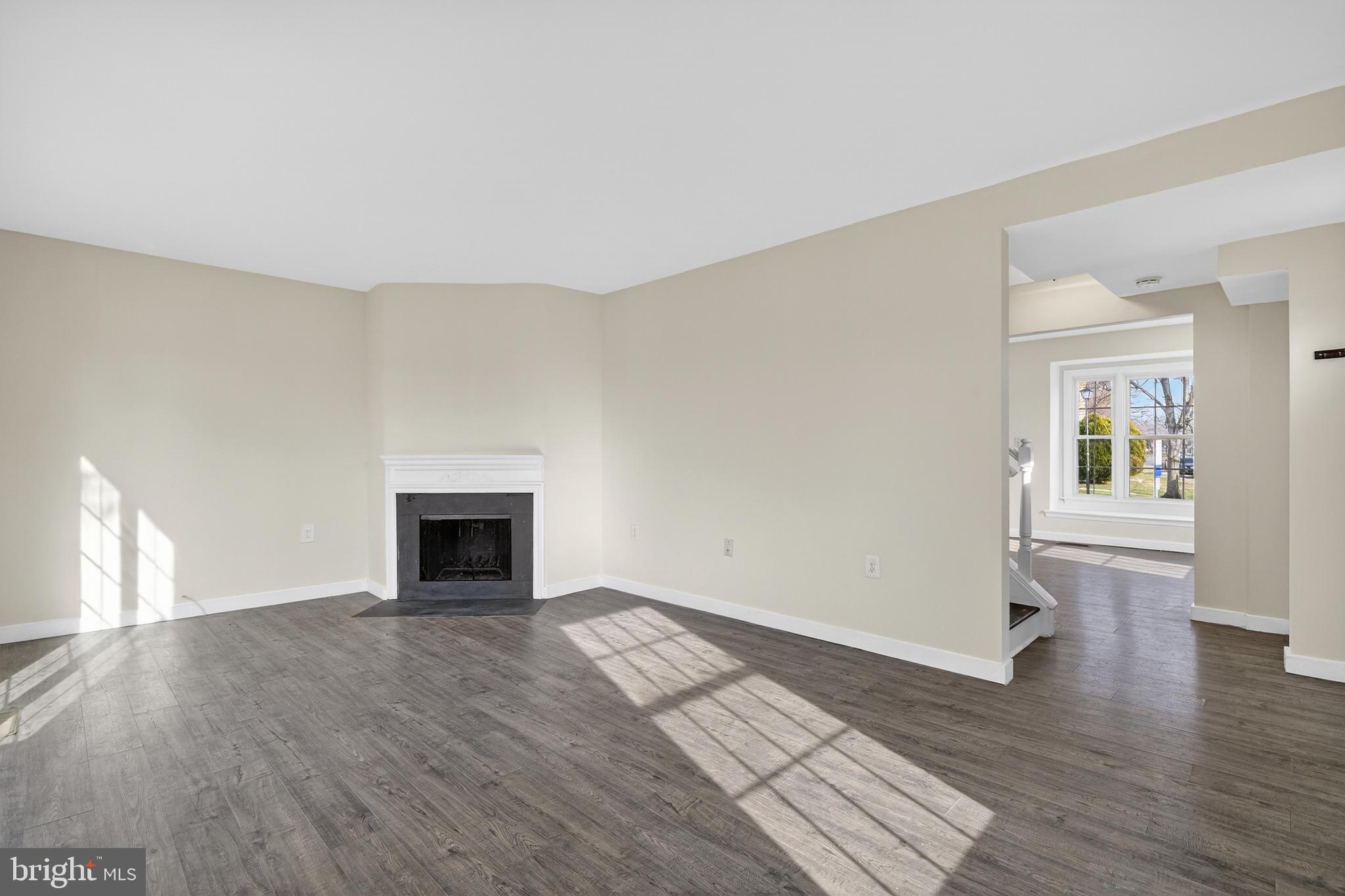 SPRINGFIELD SQUARE - Residential