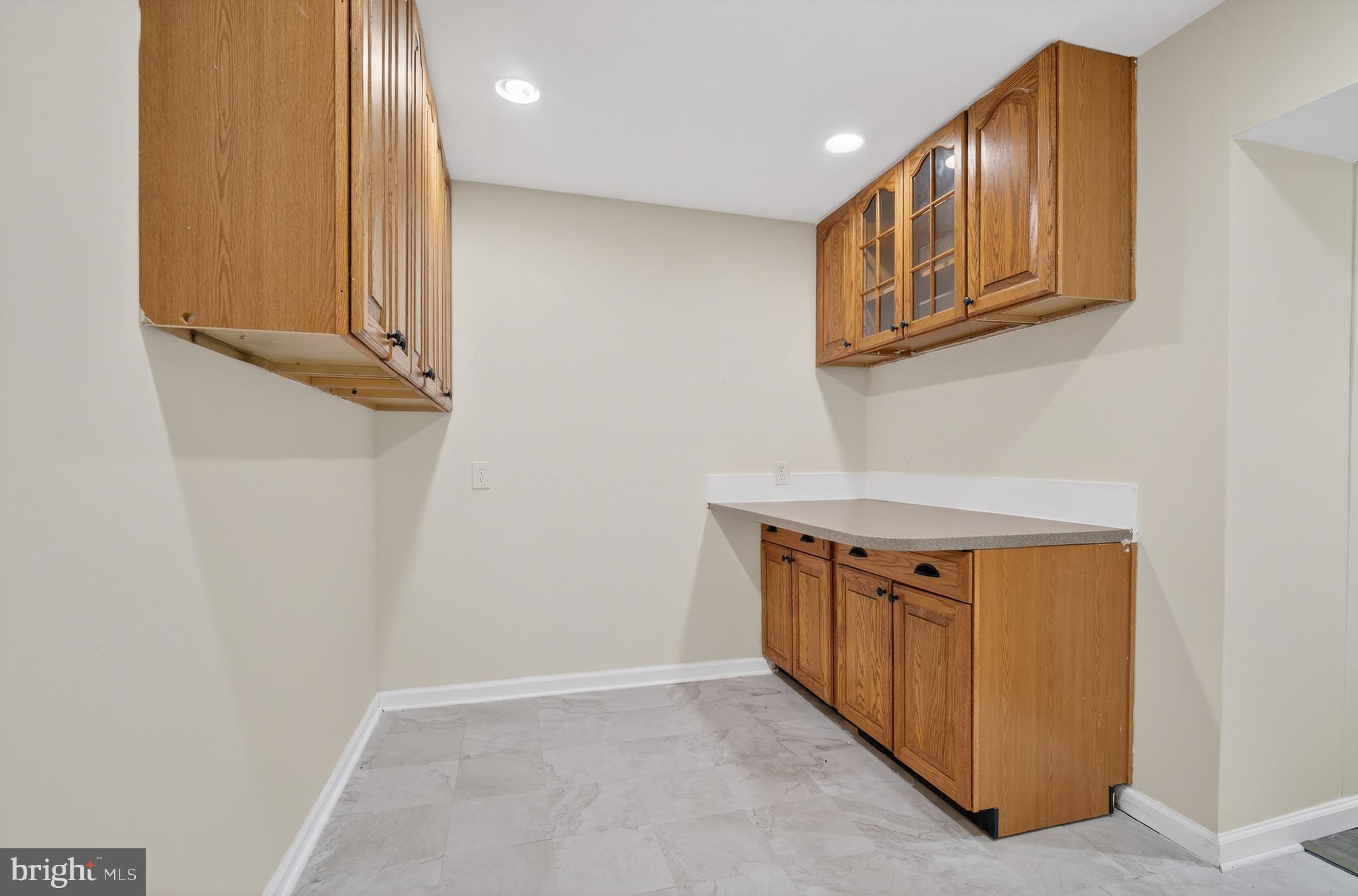 SPRINGFIELD SQUARE - Residential