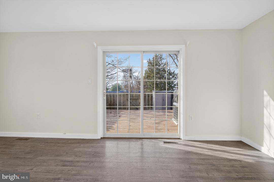 SPRINGFIELD SQUARE - Residential