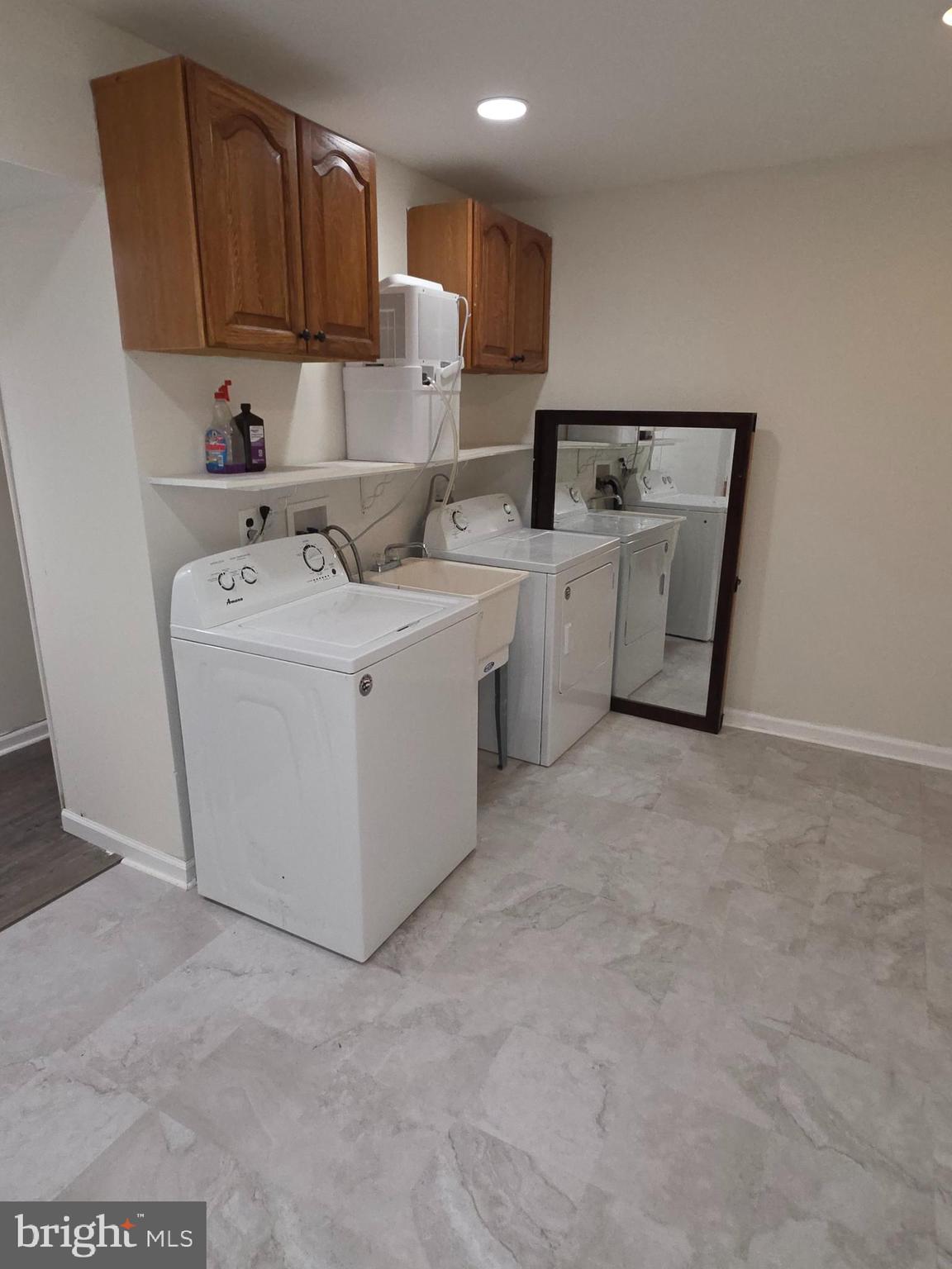 SPRINGFIELD SQUARE - Residential