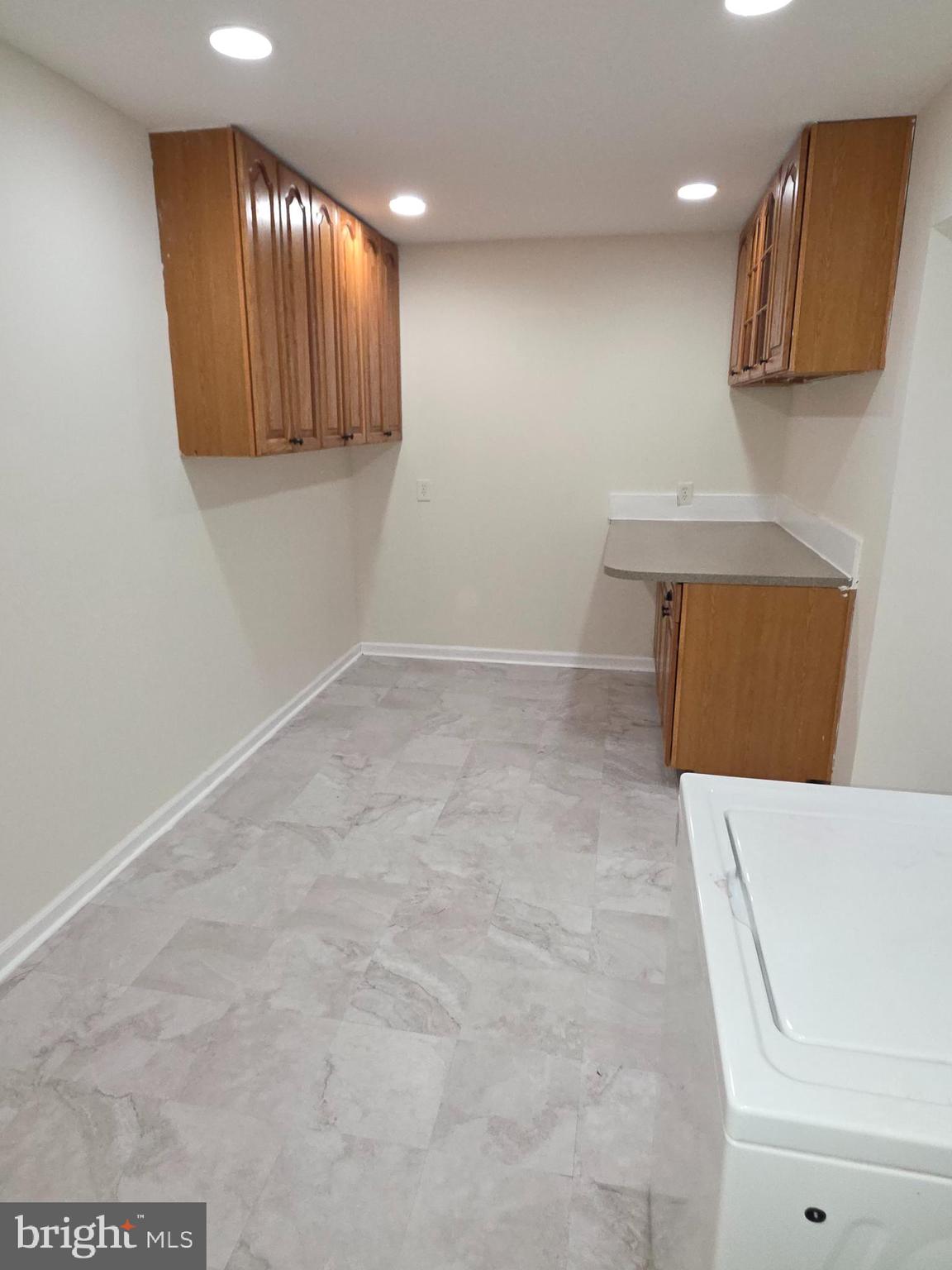 SPRINGFIELD SQUARE - Residential