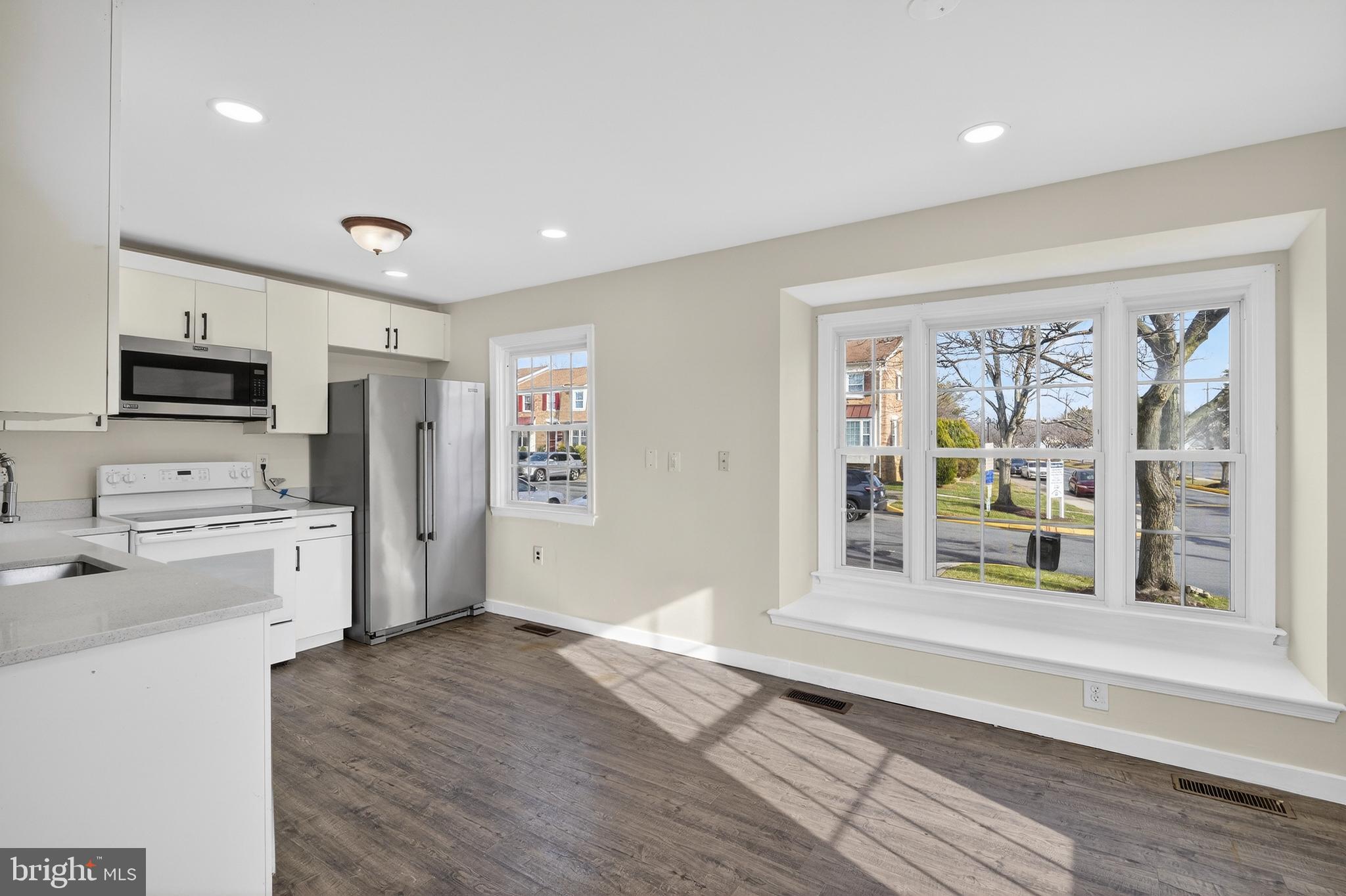 SPRINGFIELD SQUARE - Residential