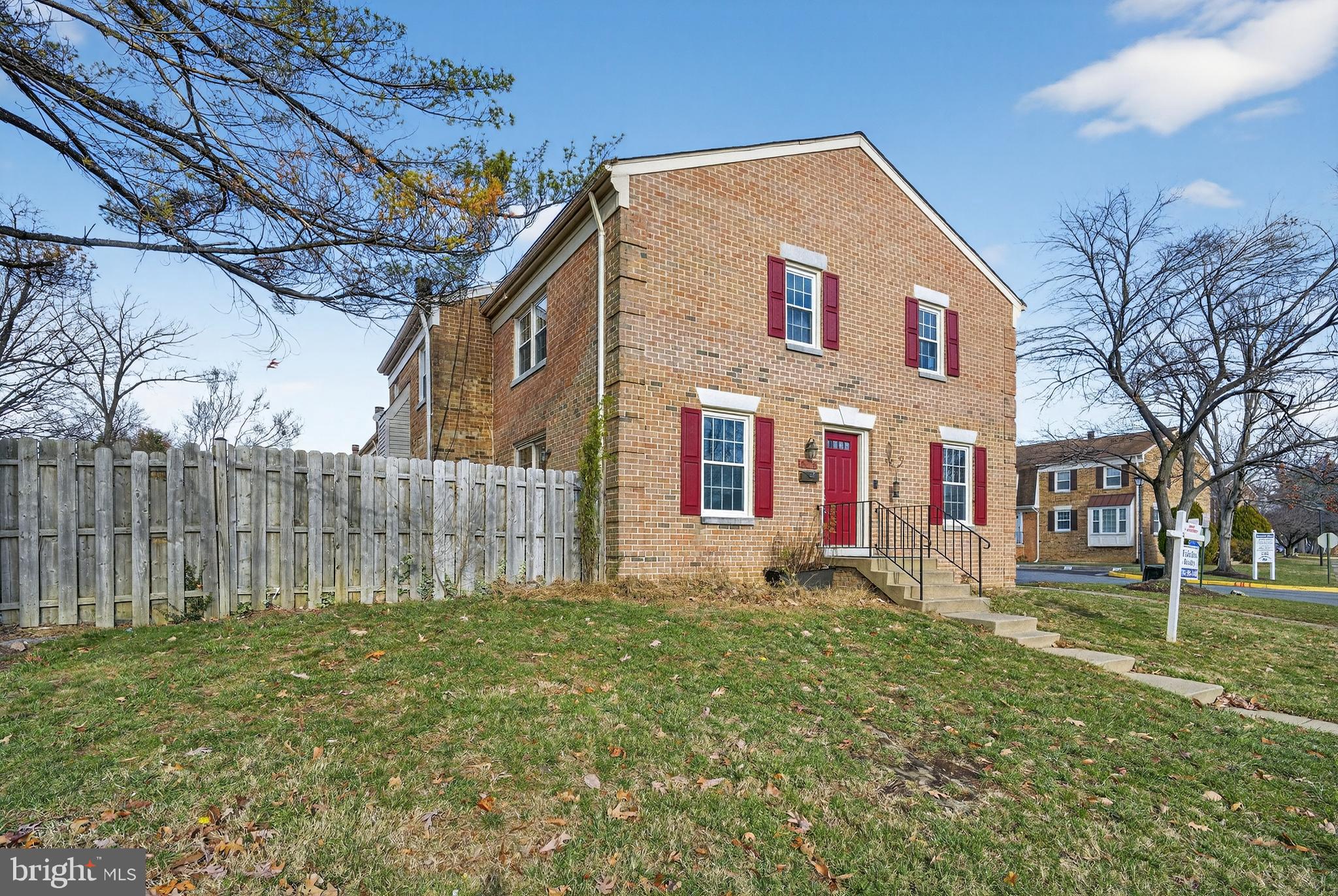 SPRINGFIELD SQUARE - Residential