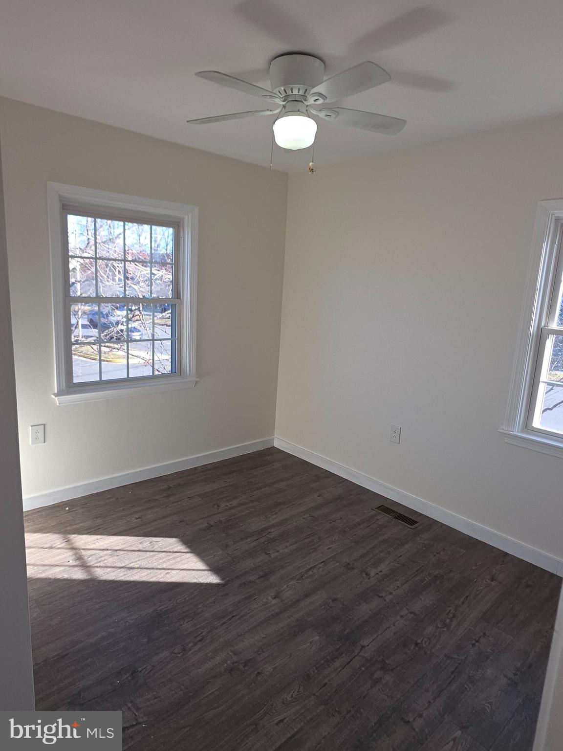 SPRINGFIELD SQUARE - Residential