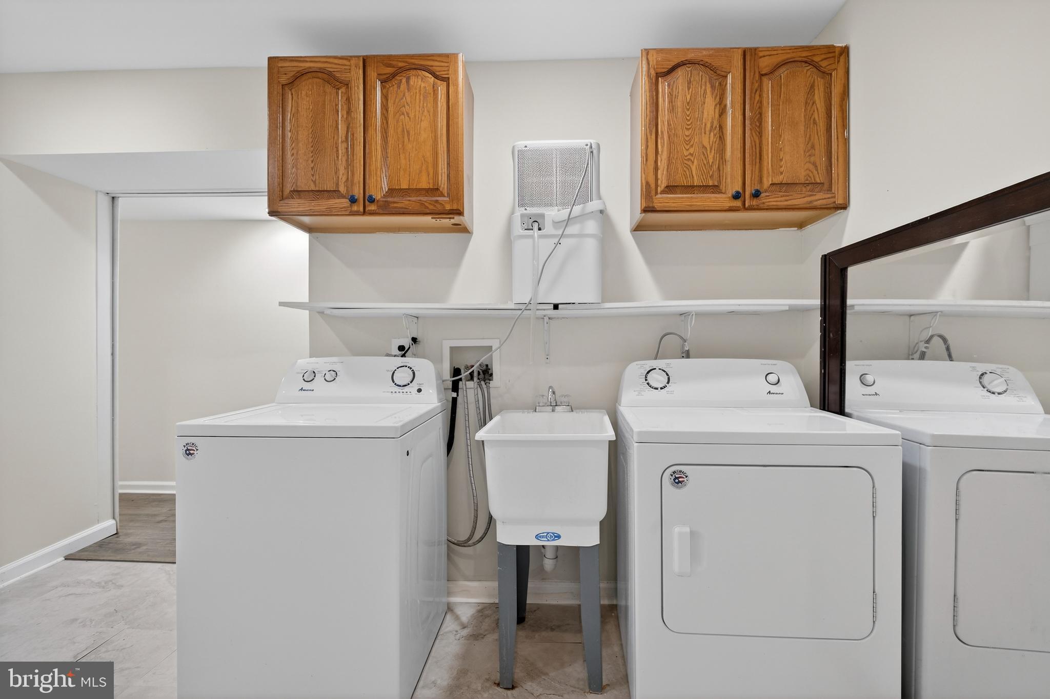 SPRINGFIELD SQUARE - Residential