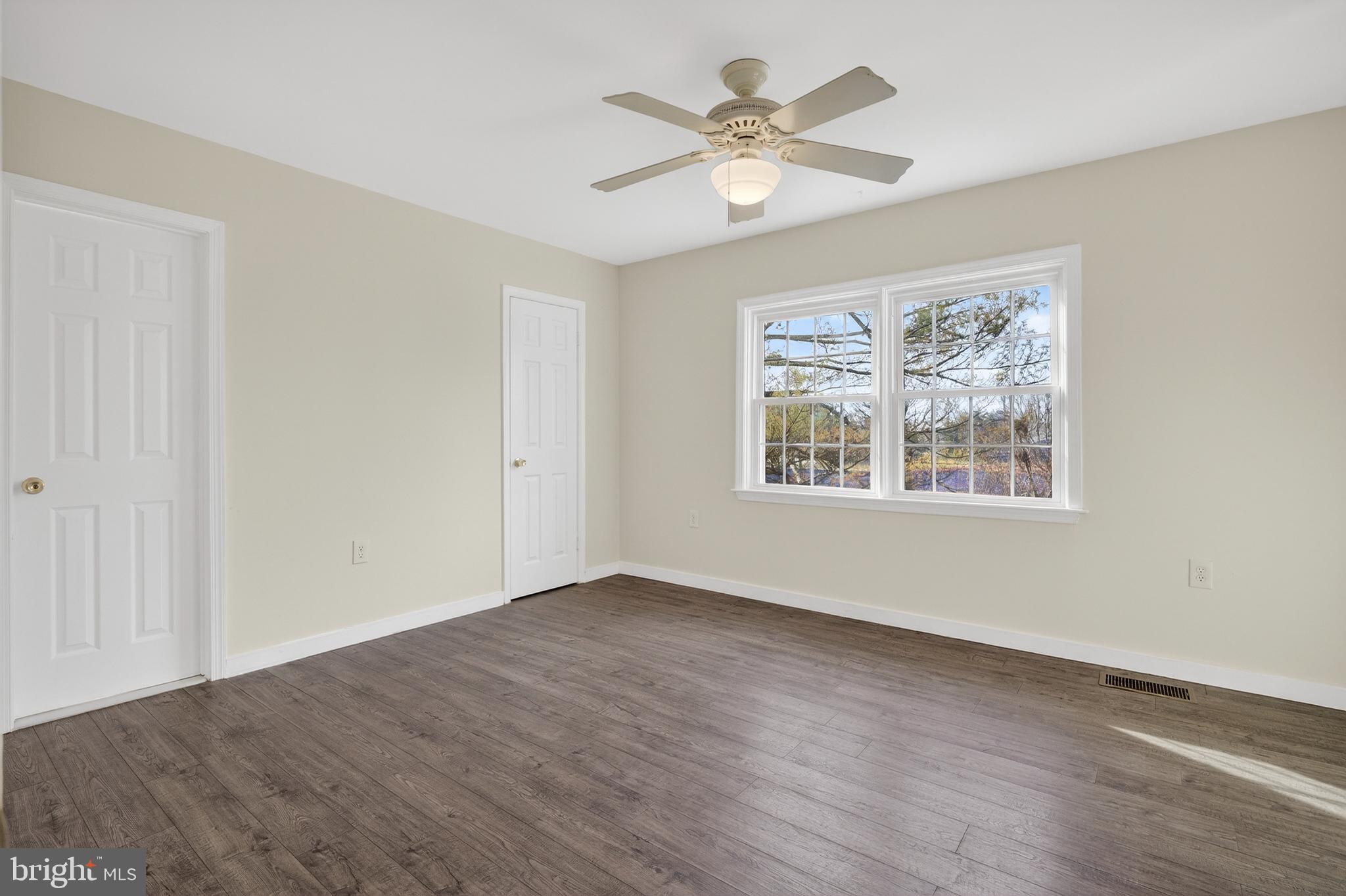 SPRINGFIELD SQUARE - Residential