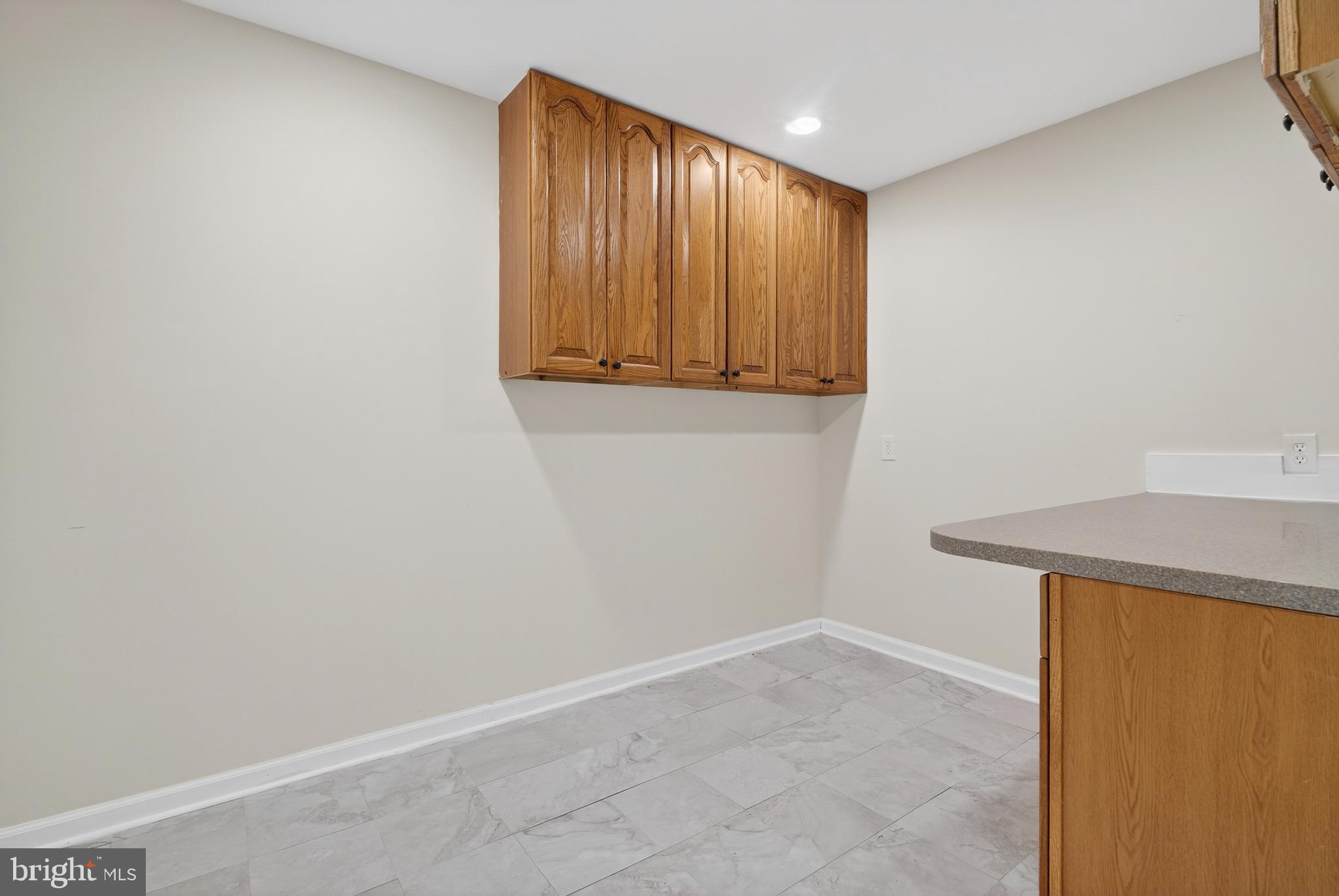 SPRINGFIELD SQUARE - Residential