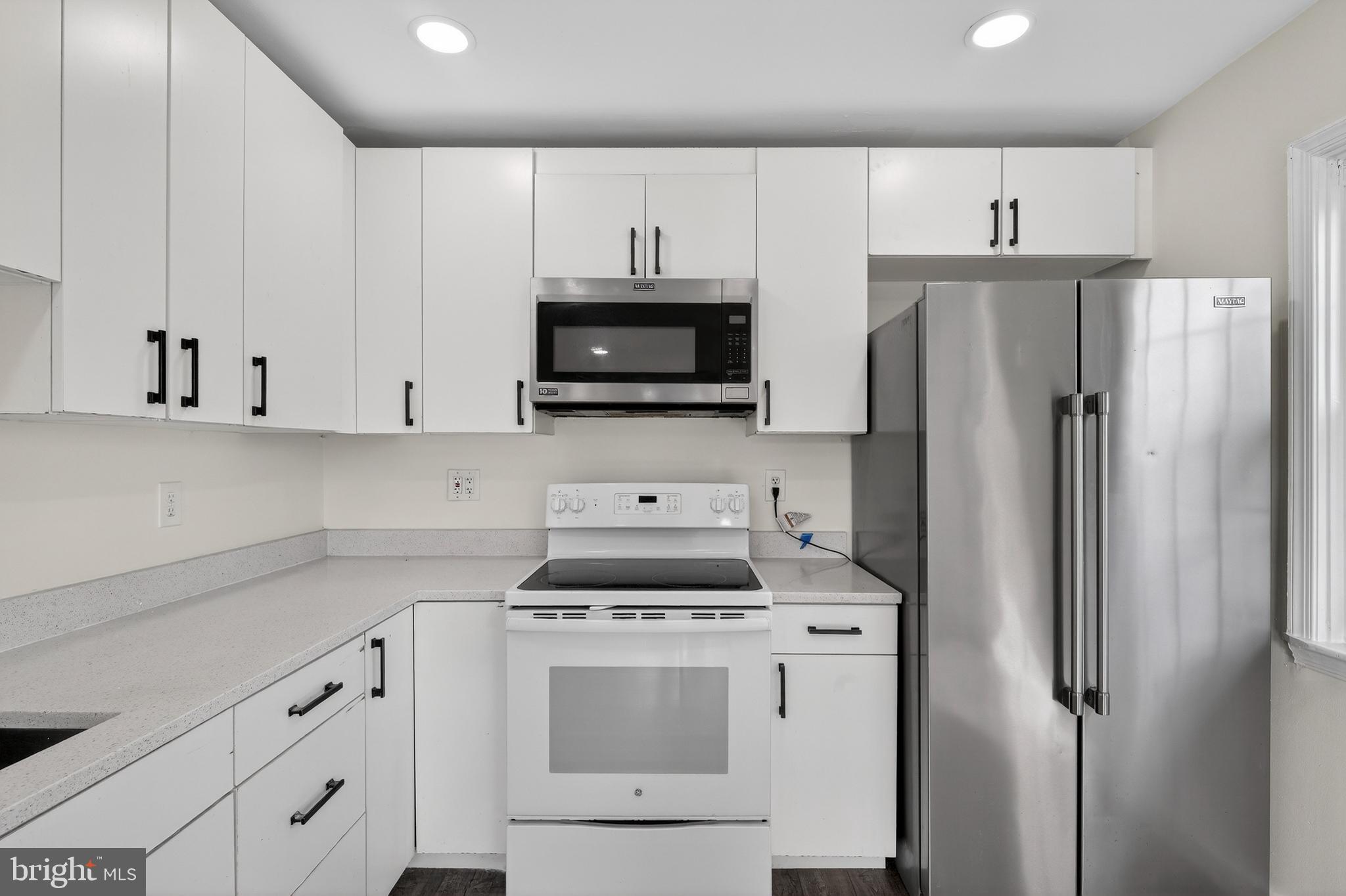 SPRINGFIELD SQUARE - Residential