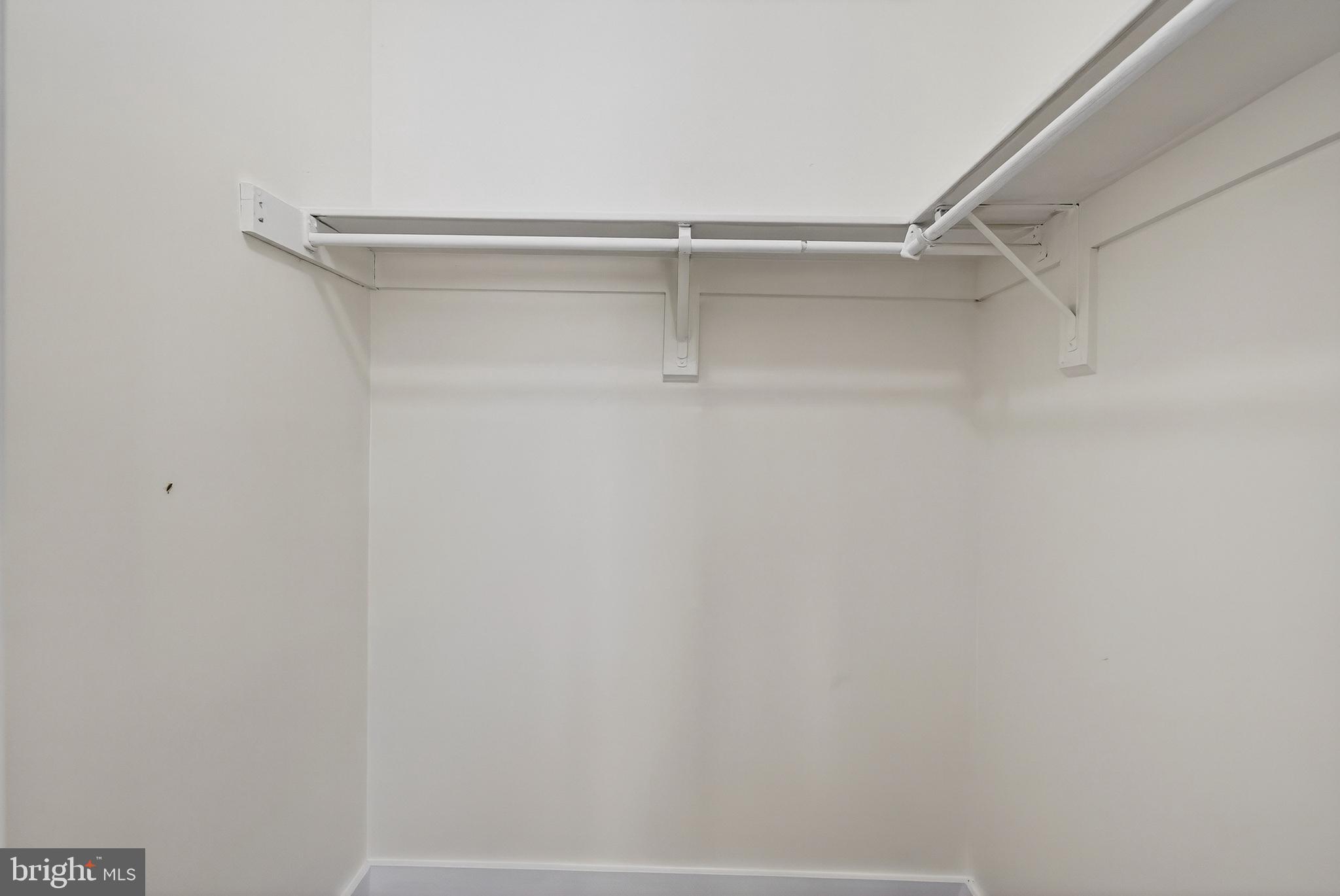 SPRINGFIELD SQUARE - Residential