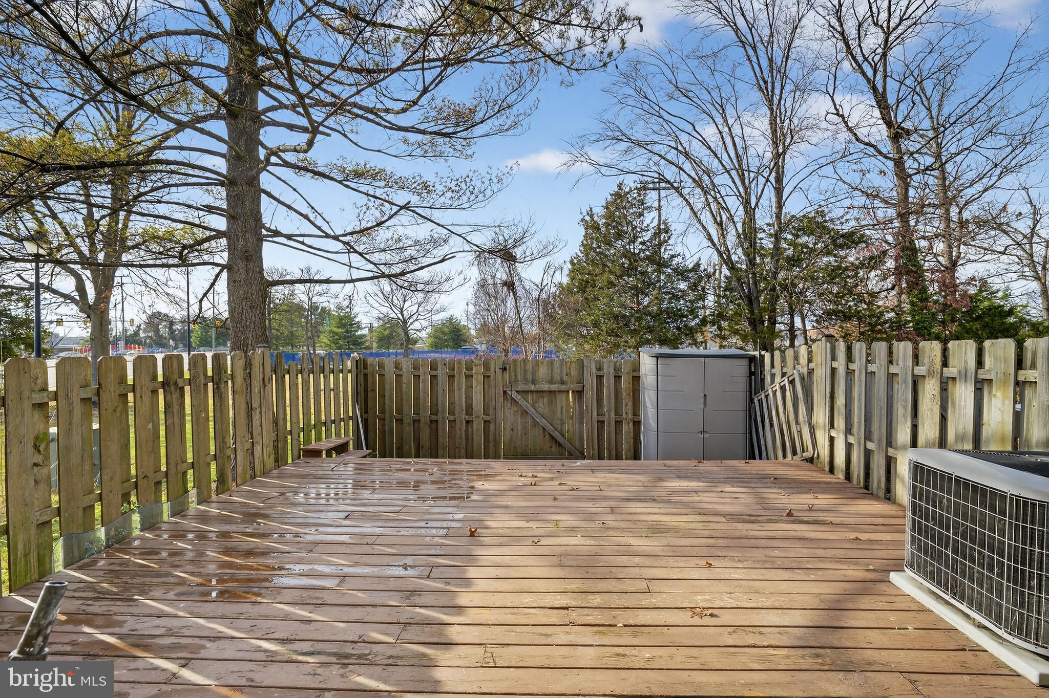 SPRINGFIELD SQUARE - Residential