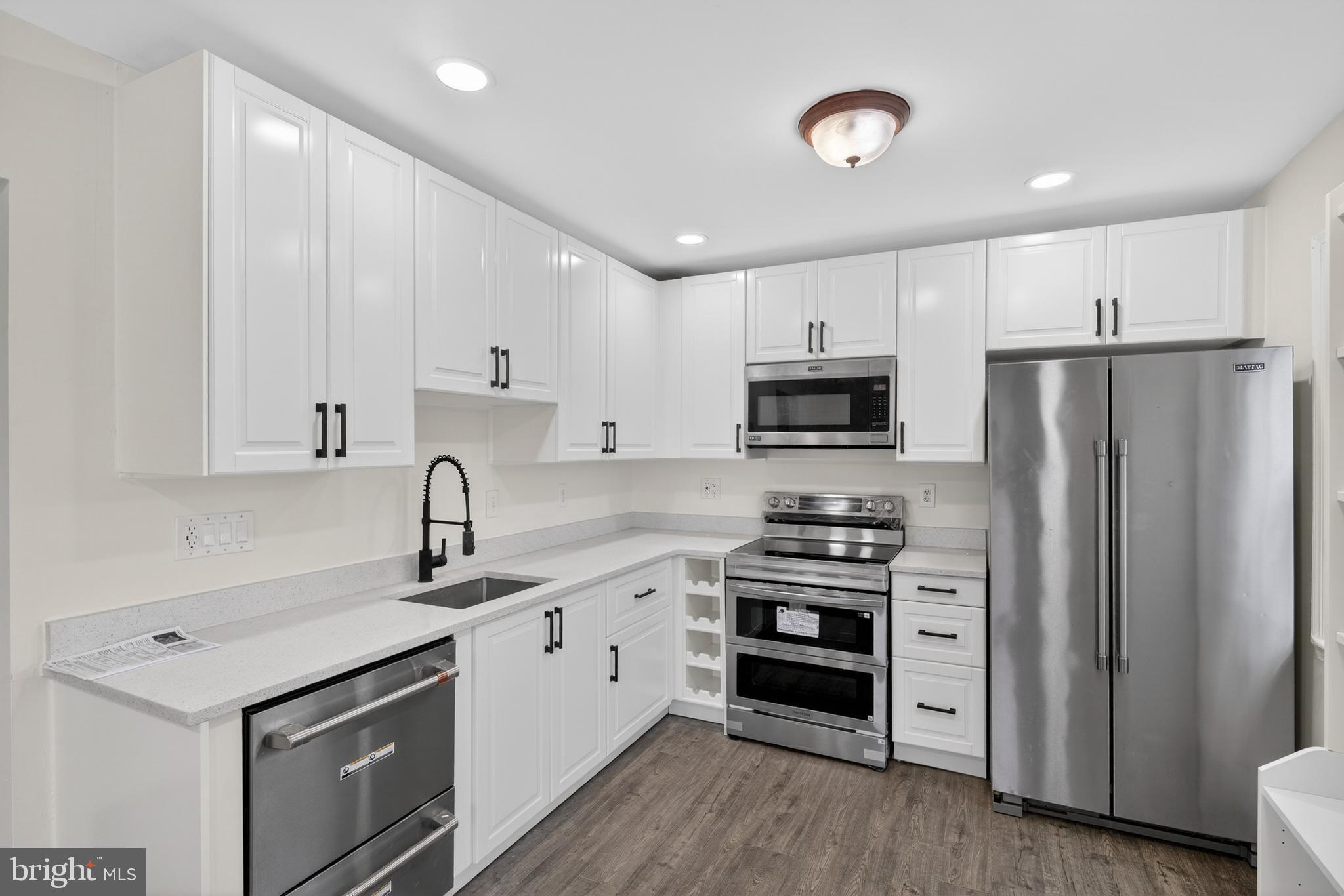 SPRINGFIELD SQUARE - Residential