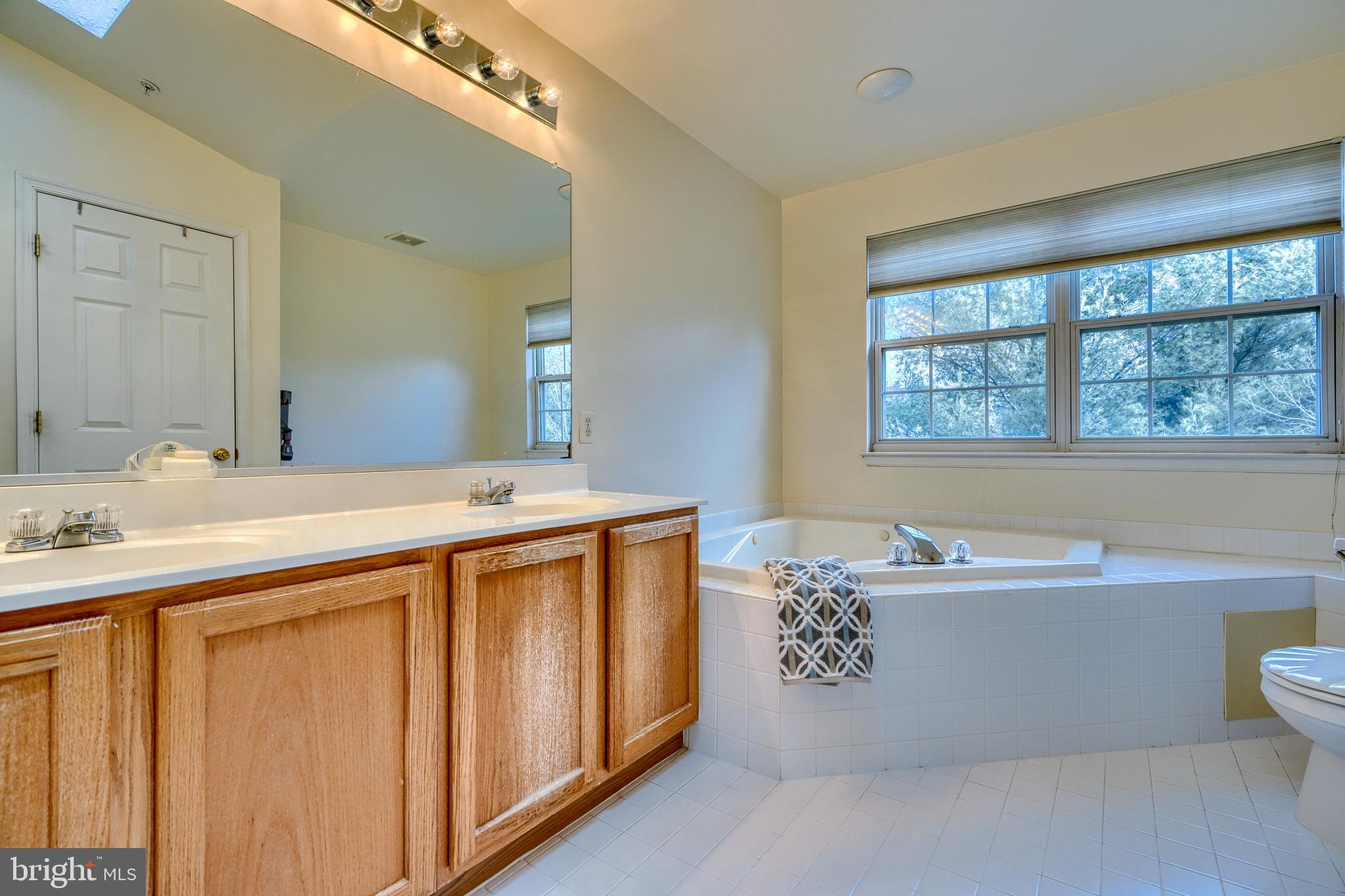 RIVER HILL - Residential