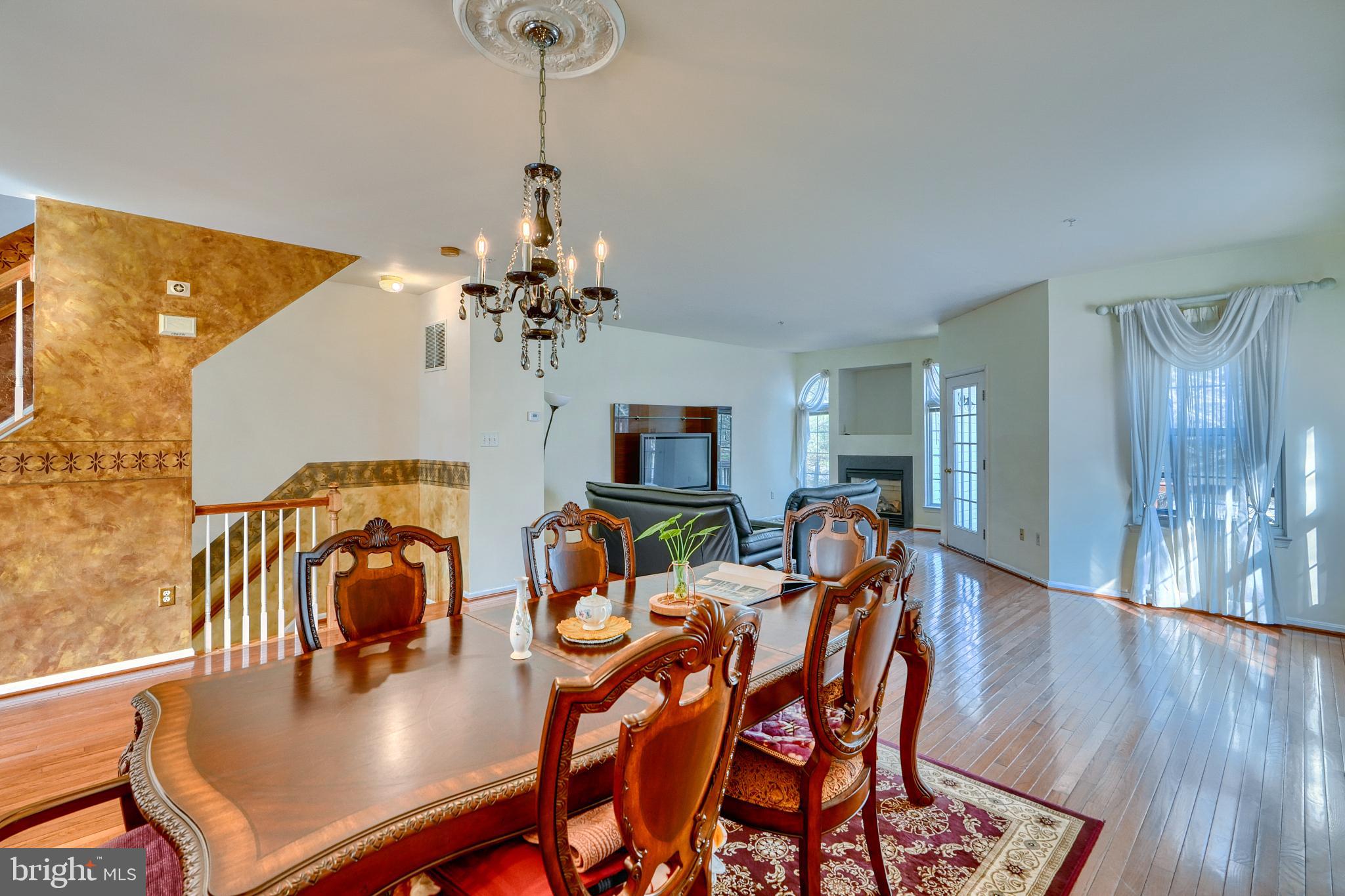 RIVER HILL - Residential