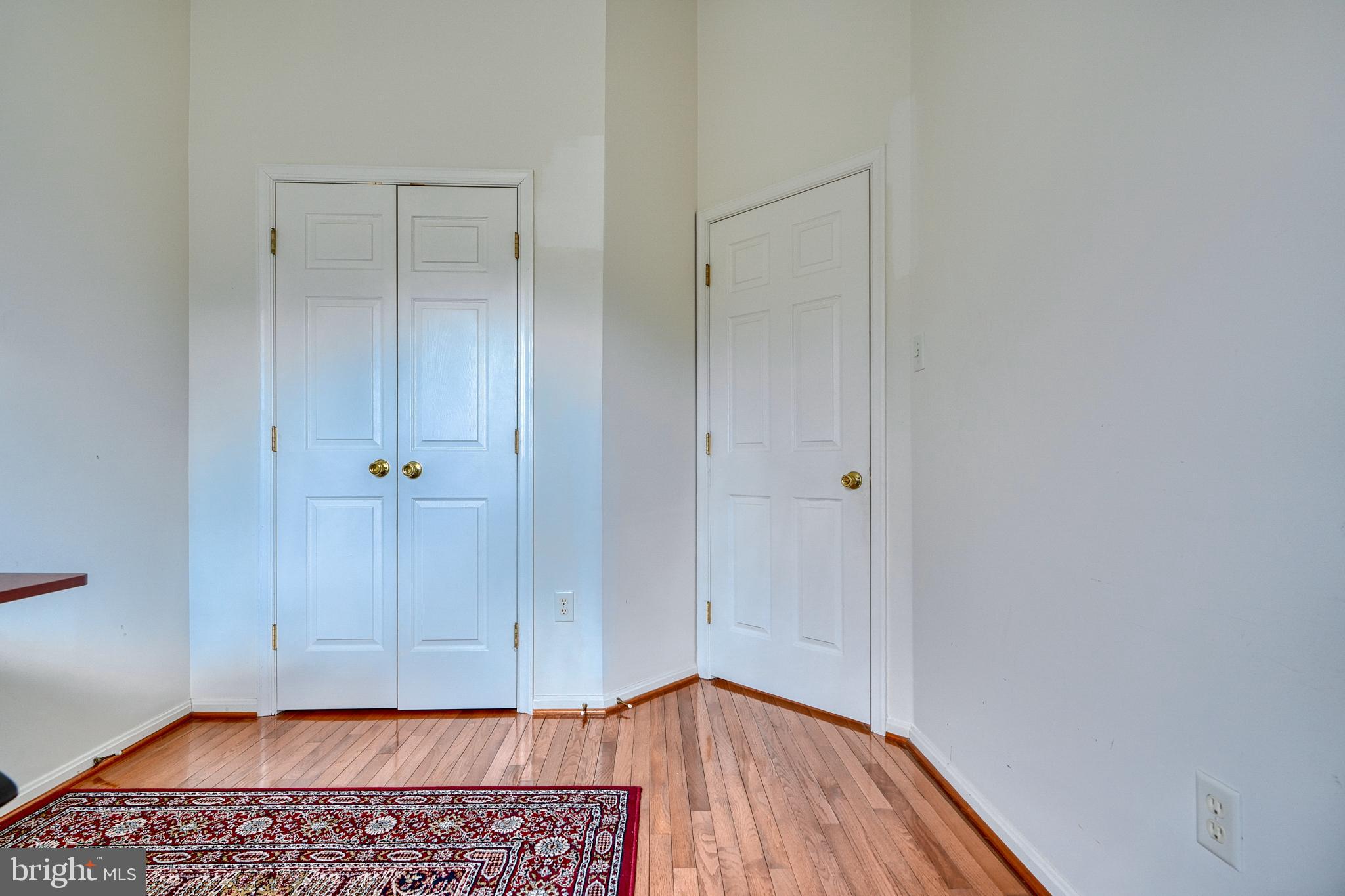 RIVER HILL - Residential