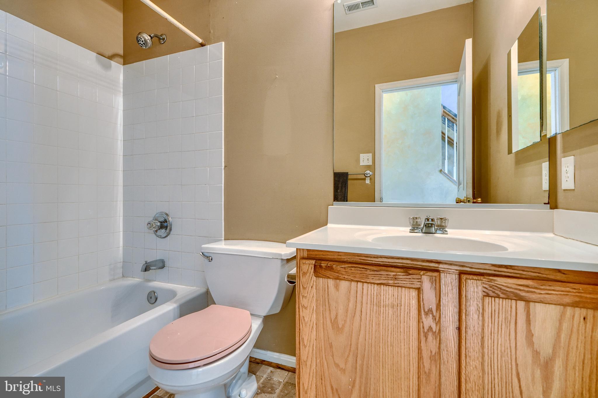 RIVER HILL - Residential